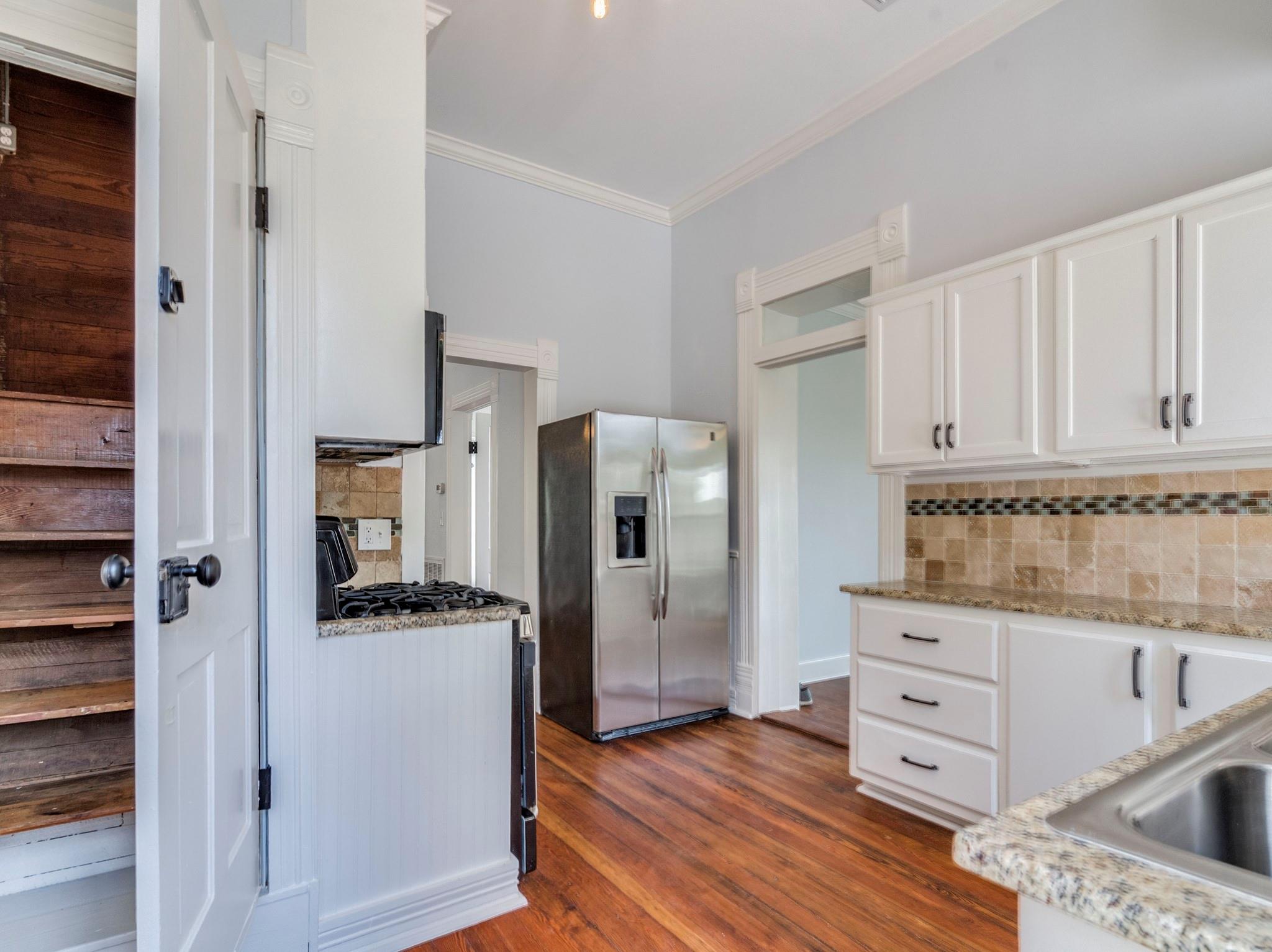 Image 13 of 40 For 351 Guenther Ave