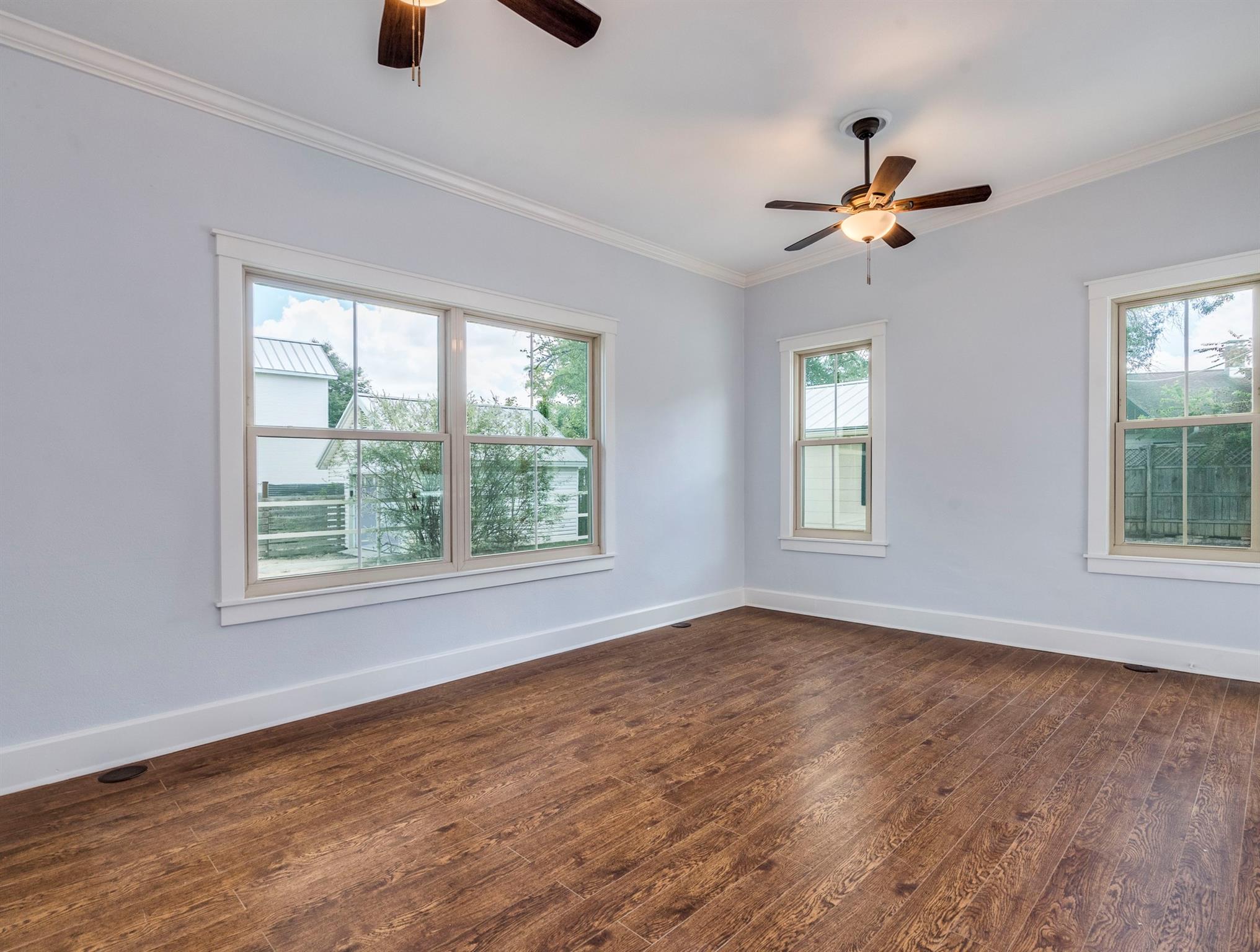 Image 16 of 40 For 351 Guenther Ave