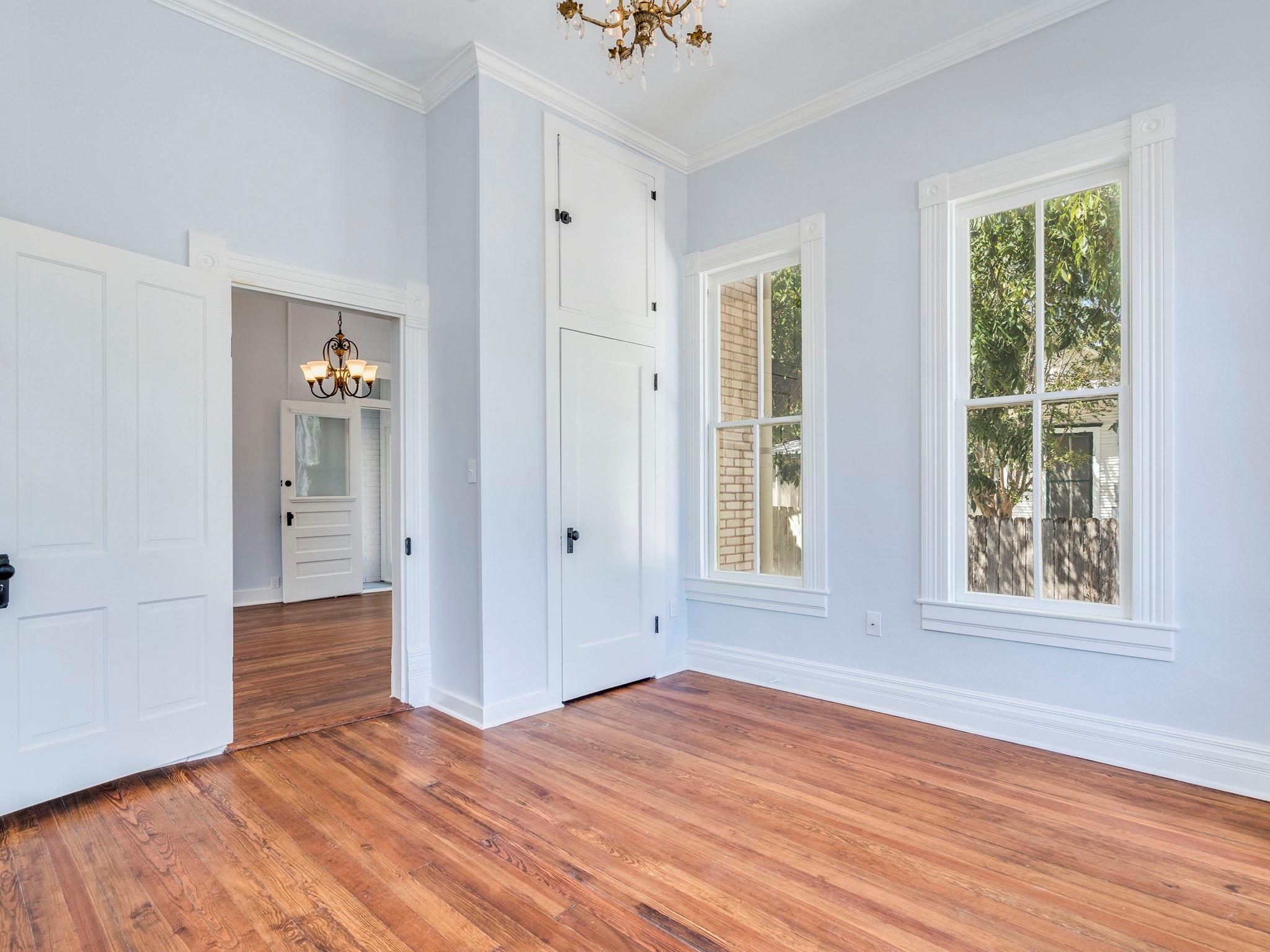 Image 20 of 40 For 351 Guenther Ave