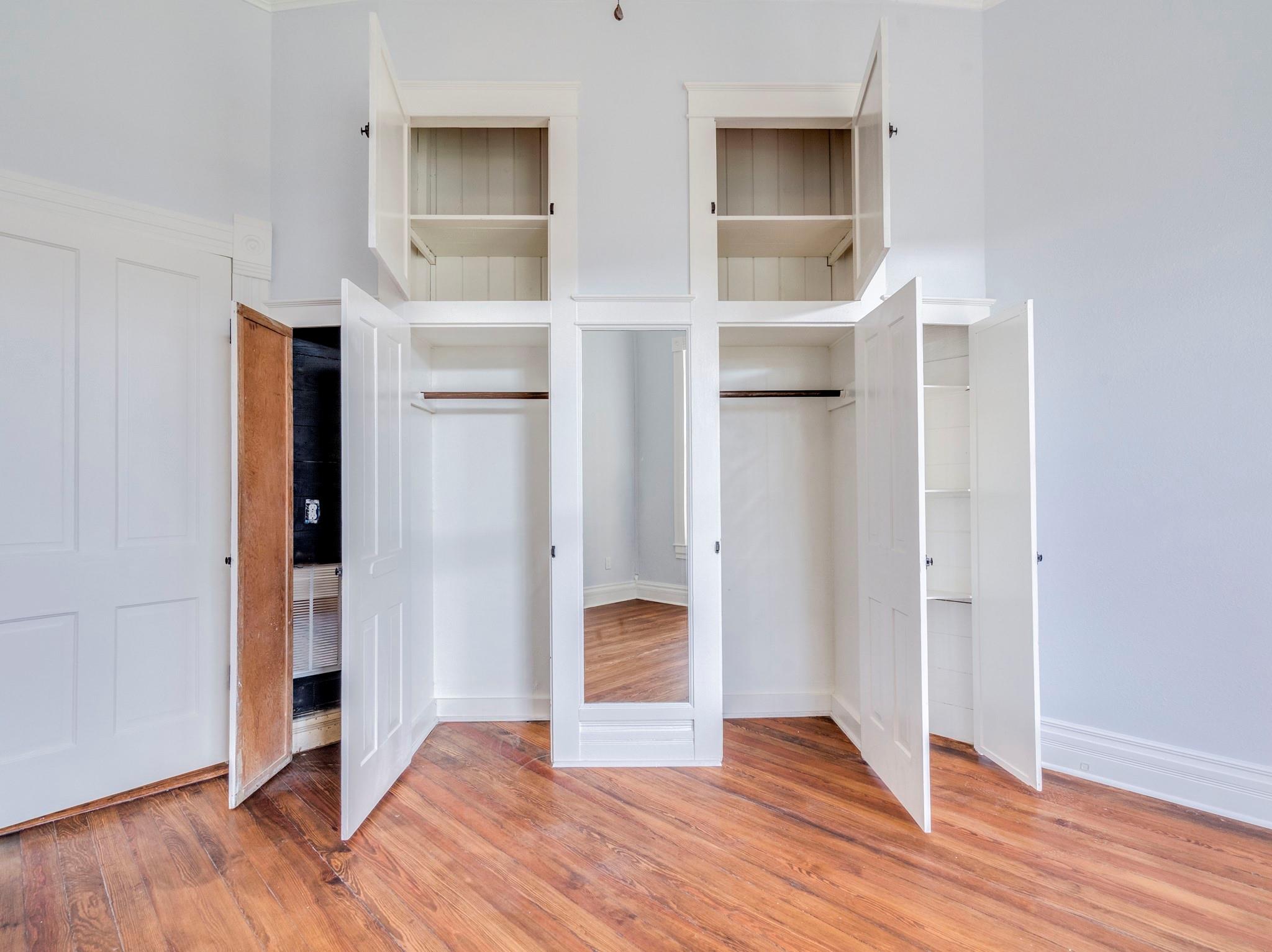 Image 24 of 40 For 351 Guenther Ave