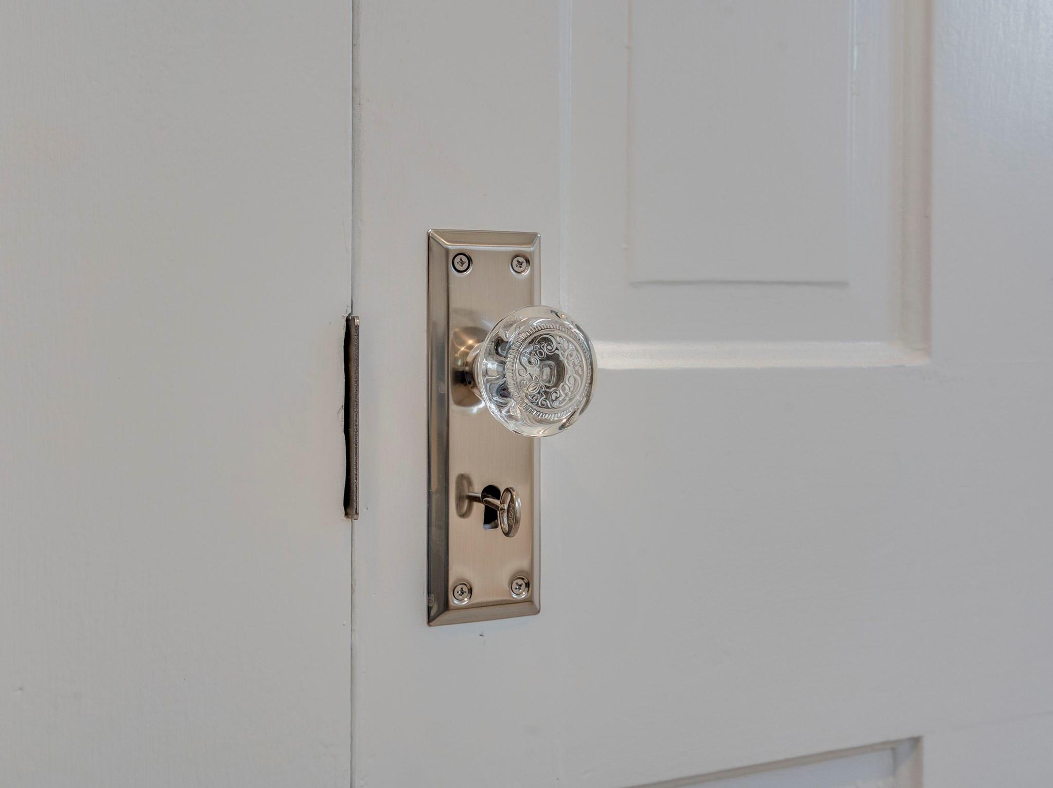 Image 27 of 40 For 351 Guenther Ave