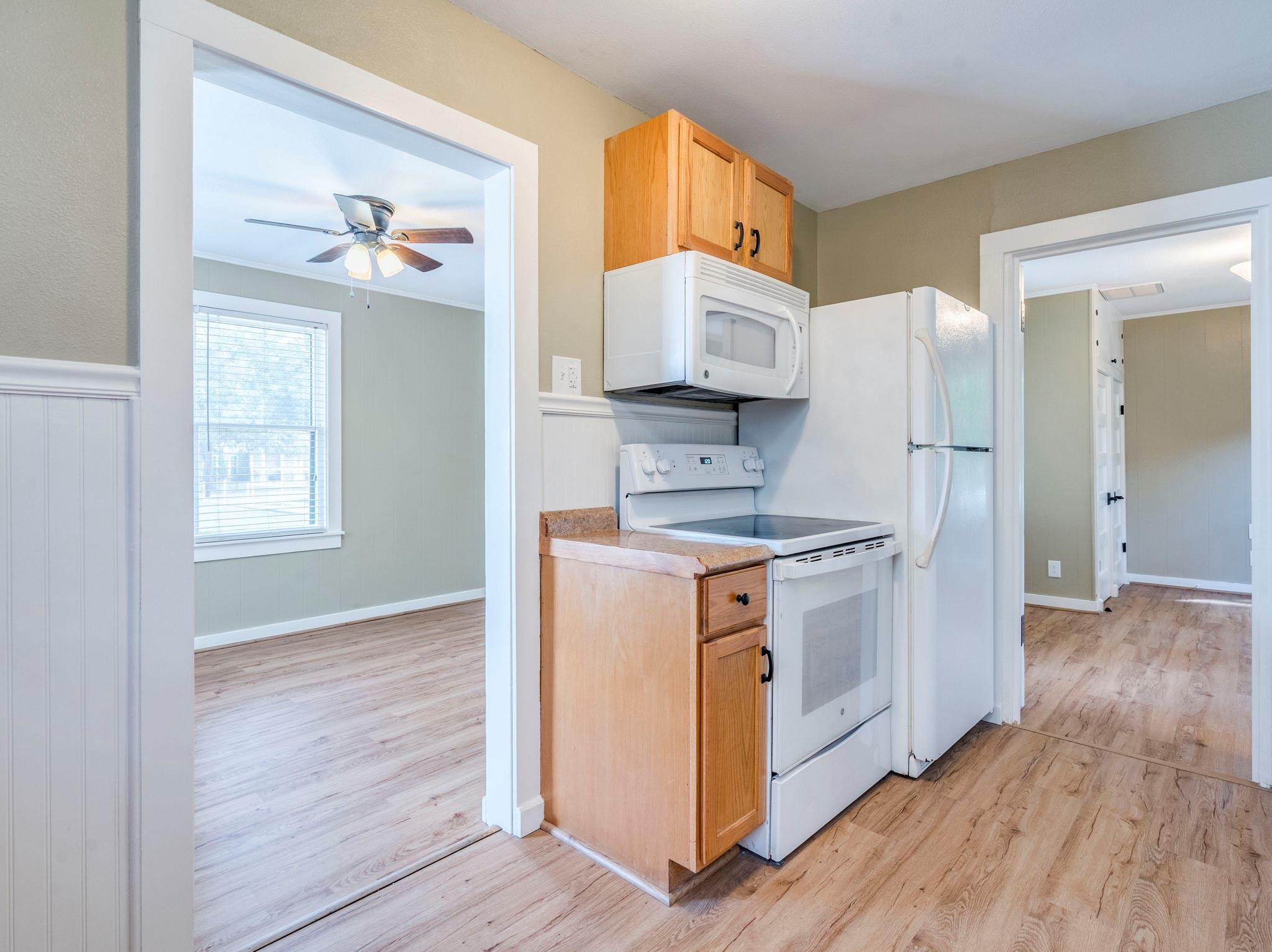 Image 35 of 40 For 351 Guenther Ave