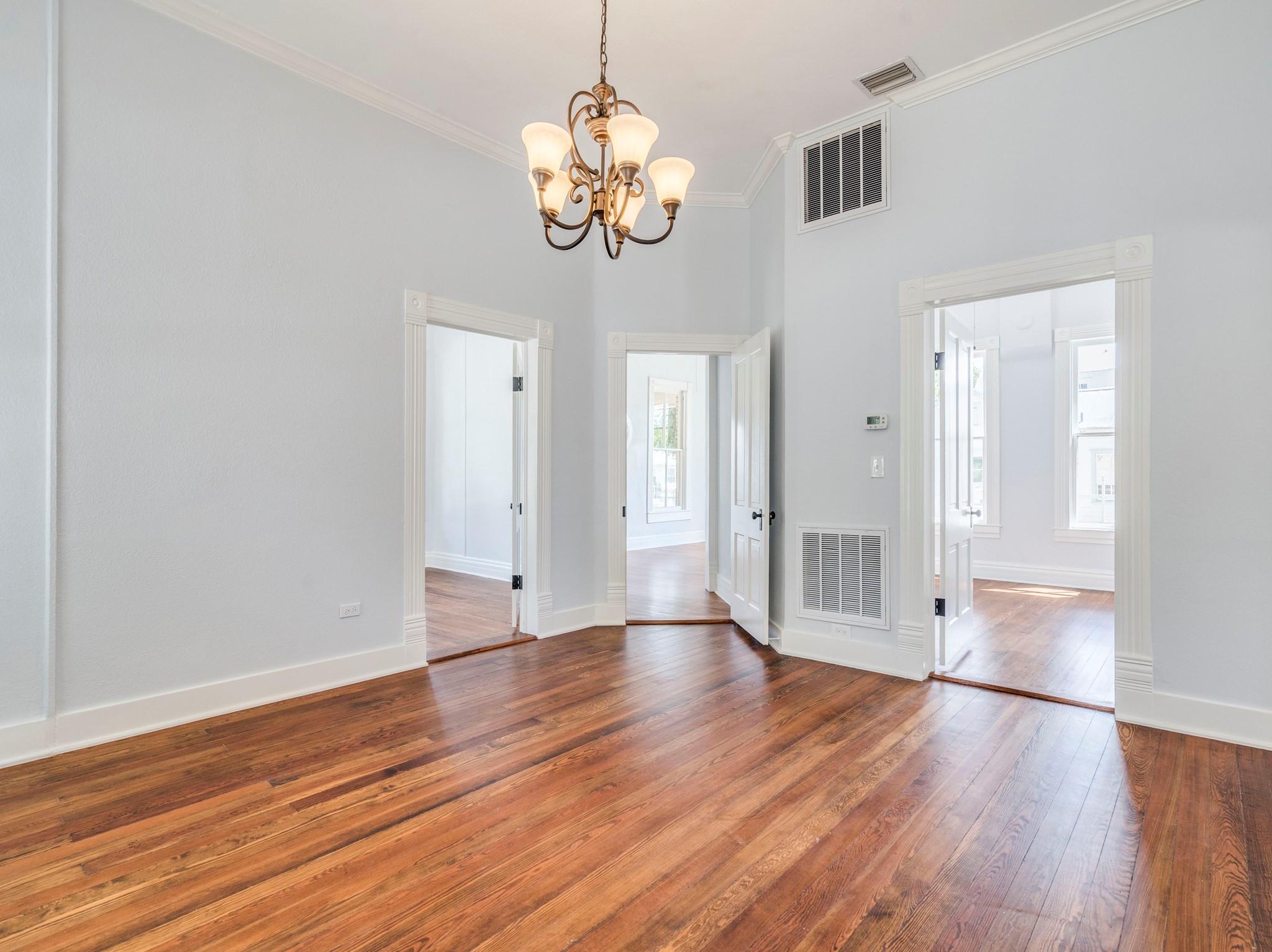 Image 7 of 40 For 351 Guenther Ave