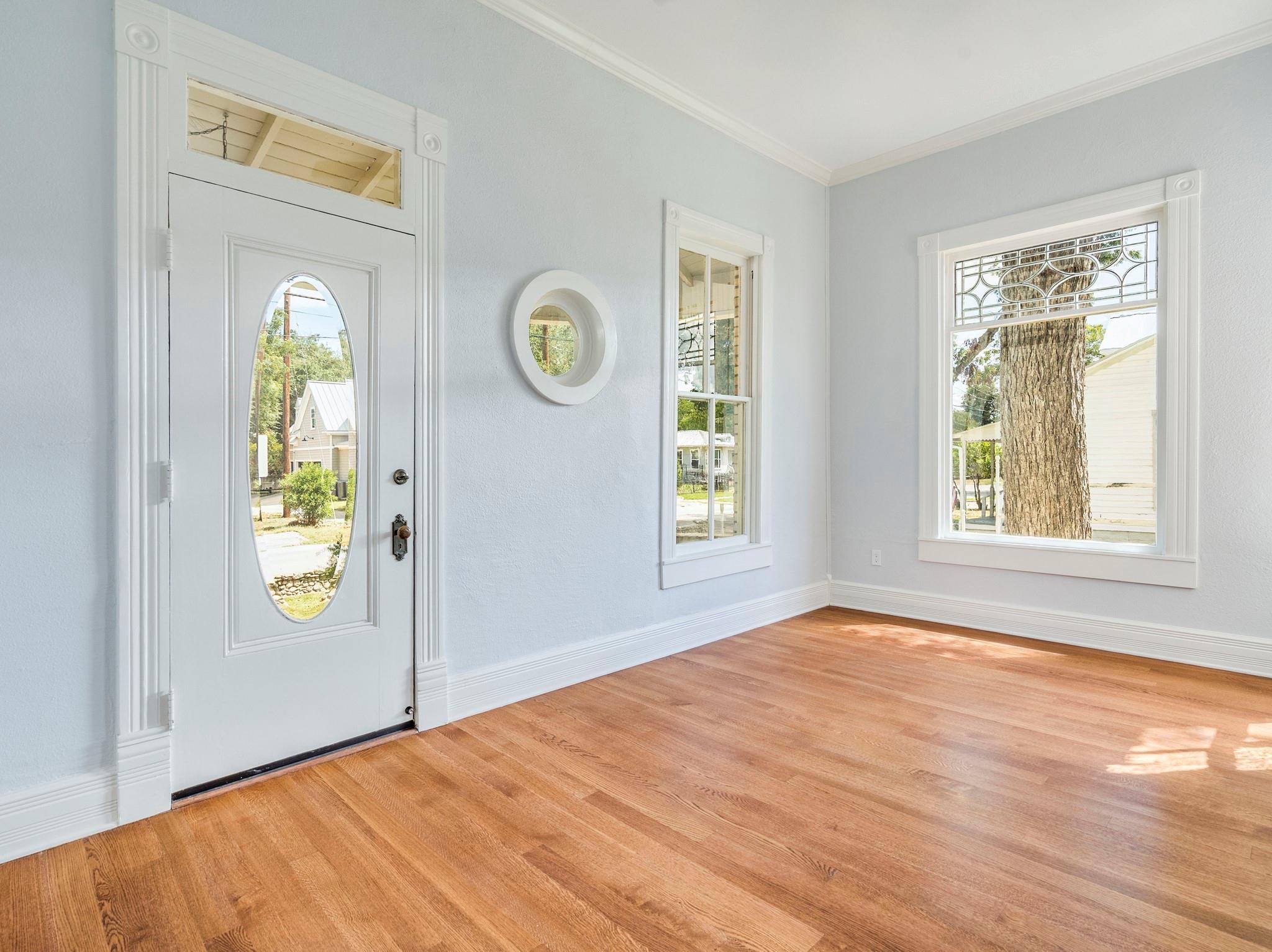 Image 9 of 40 For 351 Guenther Ave