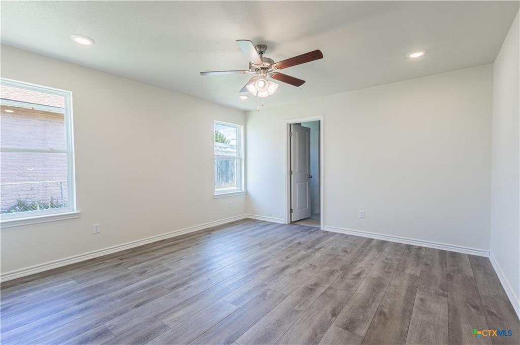 Image 18 of 36 For 224 Beeline Ln