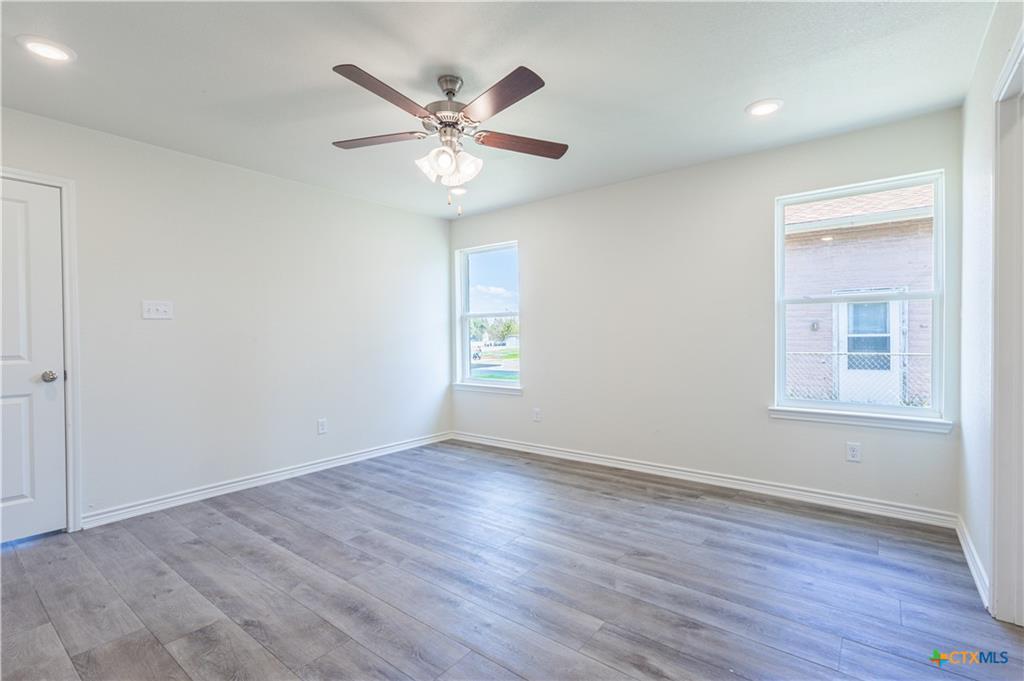 Image 19 of 36 For 224 Beeline Ln