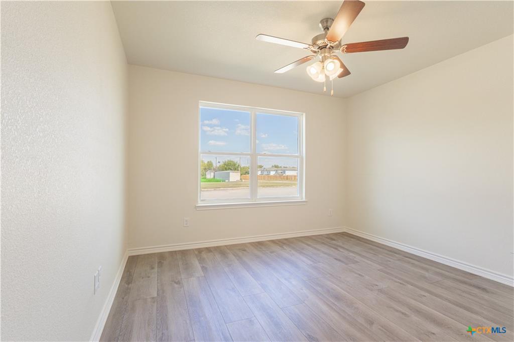 Image 28 of 36 For 224 Beeline Ln