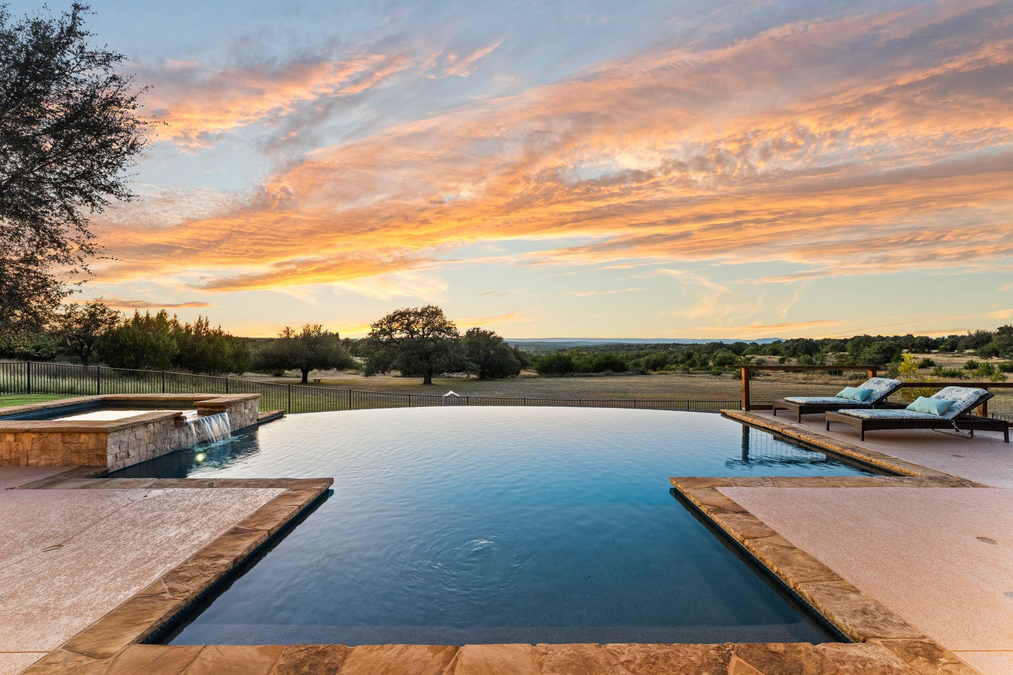 Details for 1010 Vista Ridge Dr, Round Mountain, TX 78663