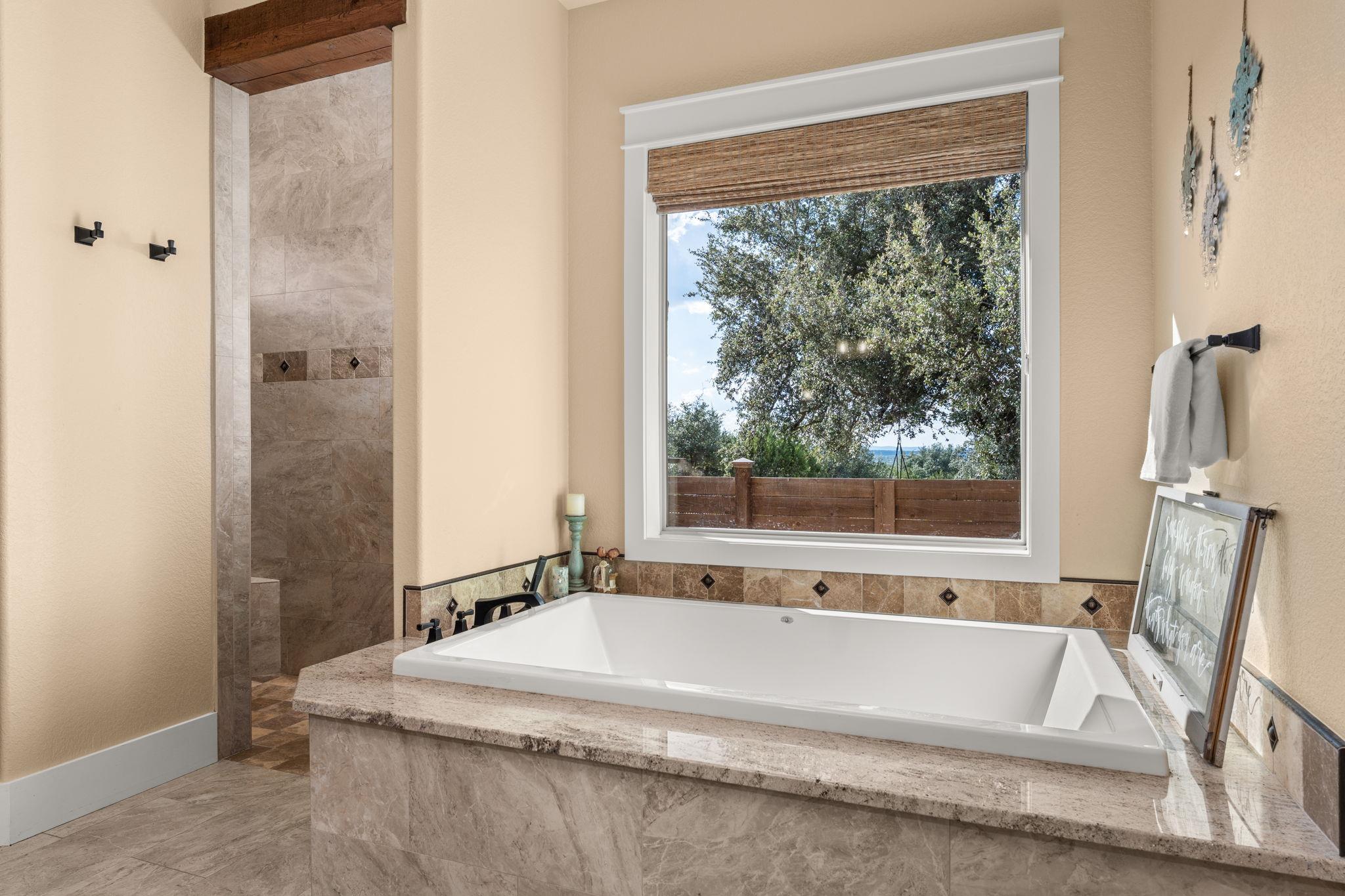 Image 15 of 40 For 1010 Vista Ridge Dr