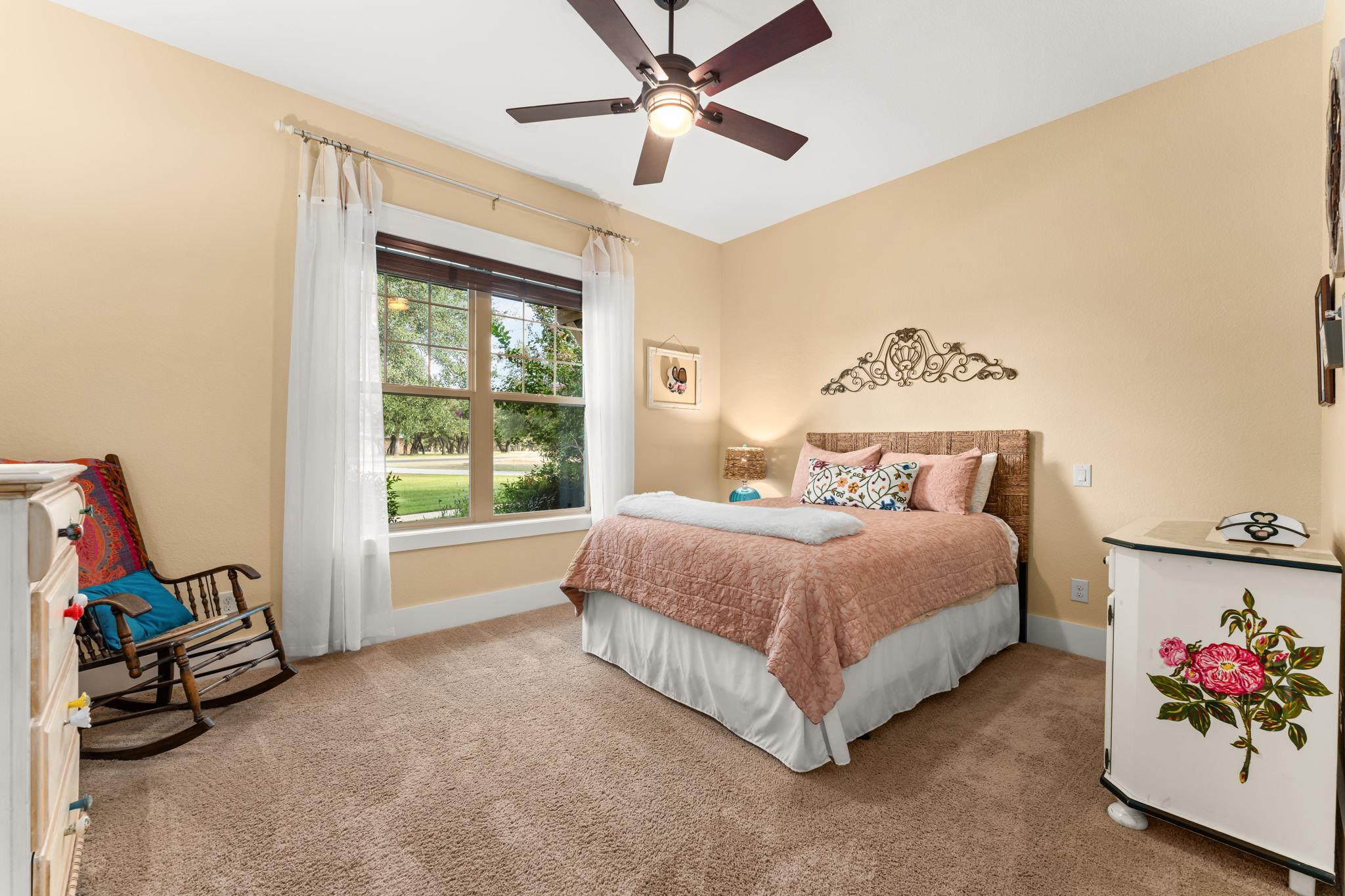 Image 16 of 40 For 1010 Vista Ridge Dr