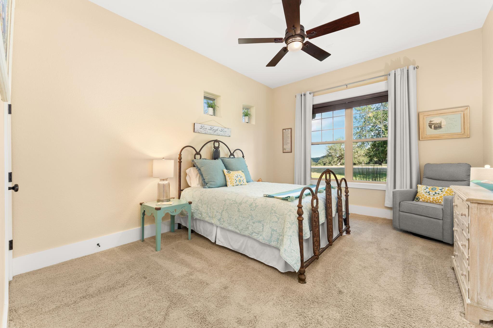 Image 18 of 40 For 1010 Vista Ridge Dr