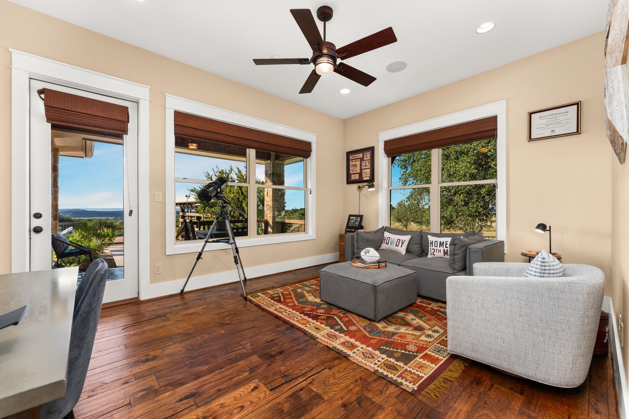 Image 7 of 40 For 1010 Vista Ridge Dr