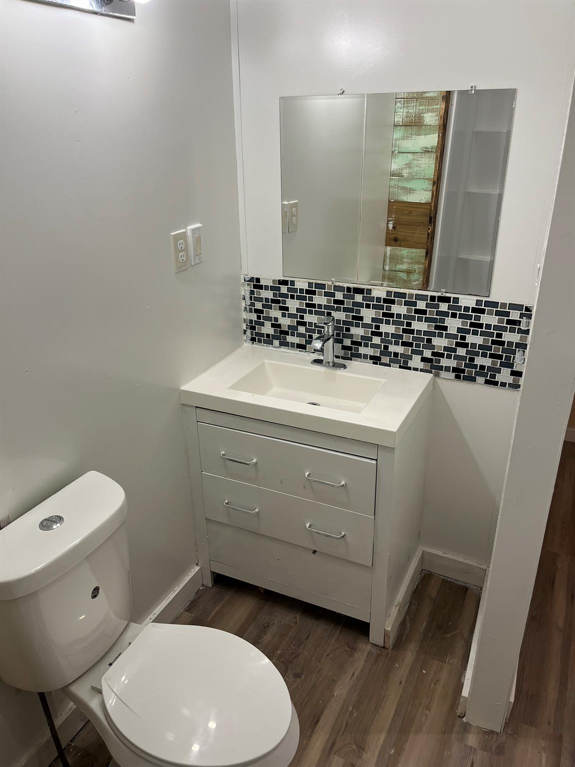 Image 10 of 16 For 622 Squires Row