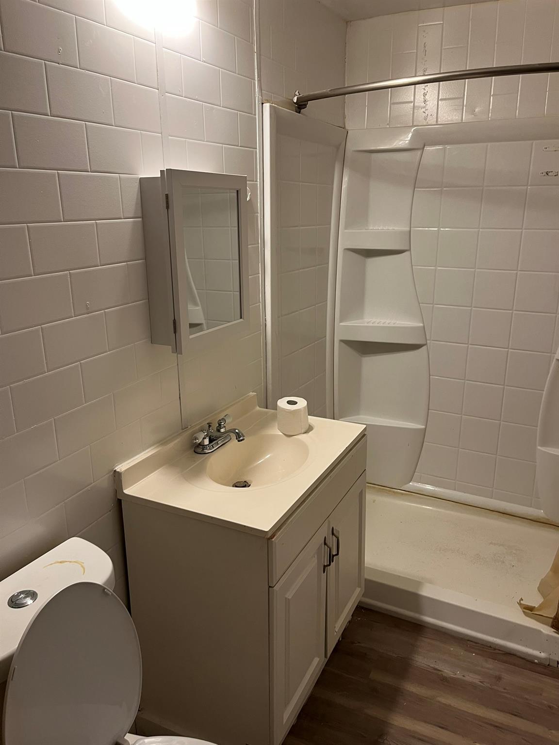 Image 15 of 16 For 622 Squires Row