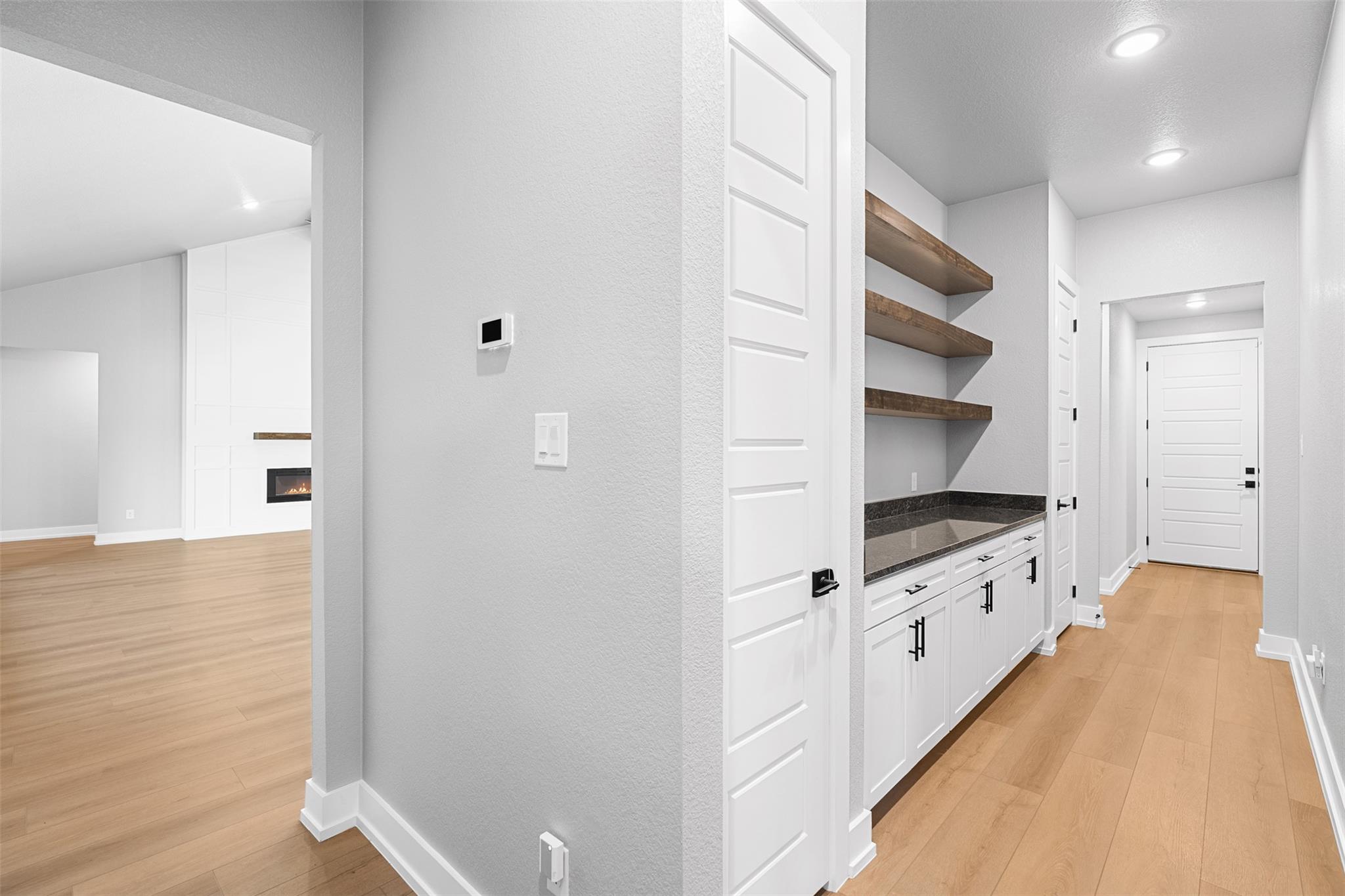 Image 13 of 40 For 914 High Plains Dr