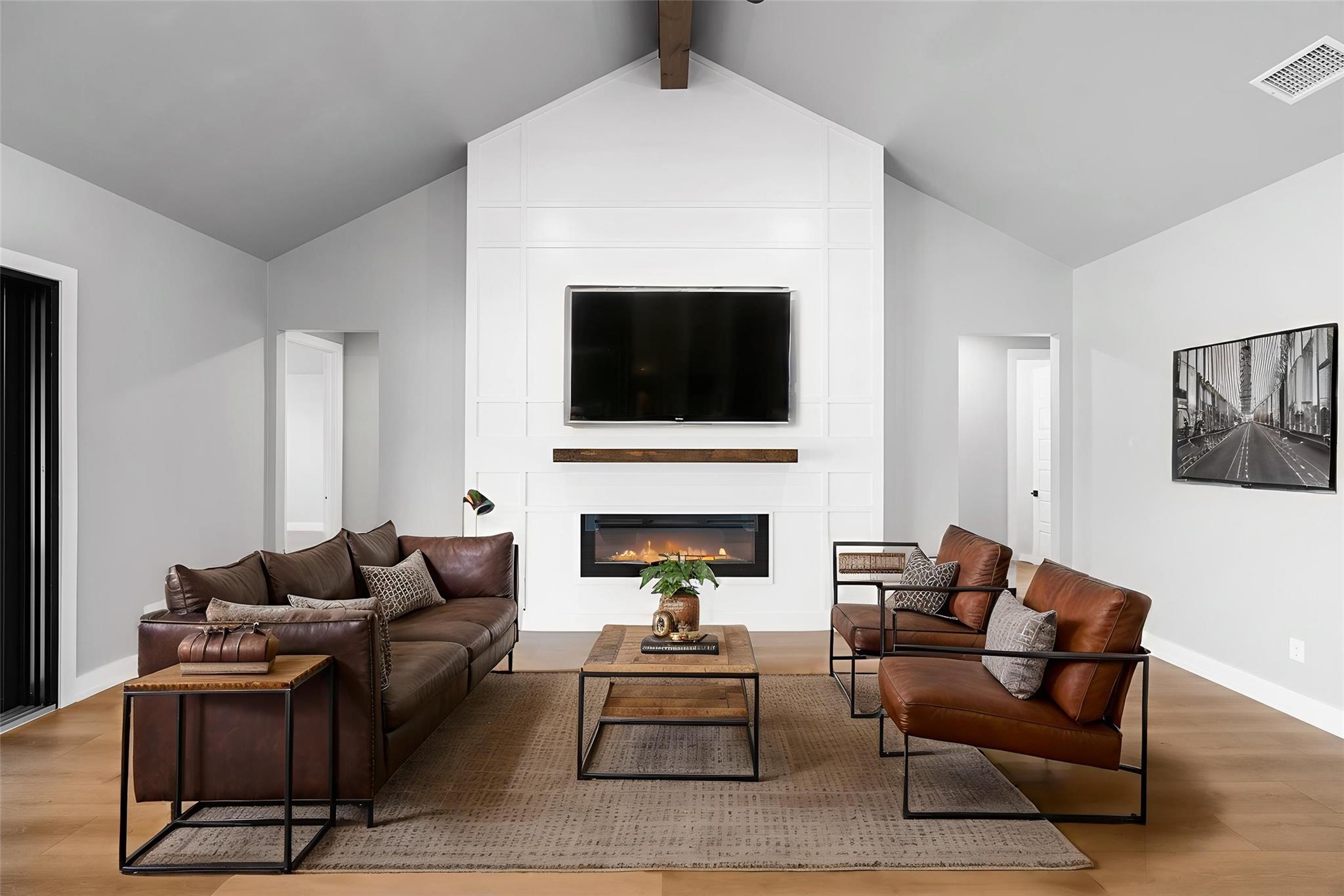 Image 14 of 40 For 914 High Plains Dr