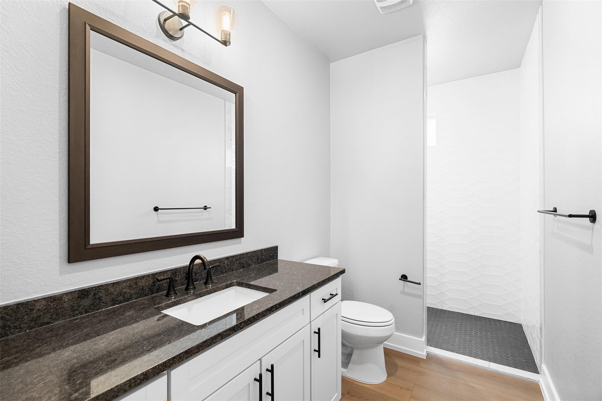 Image 18 of 40 For 914 High Plains Dr