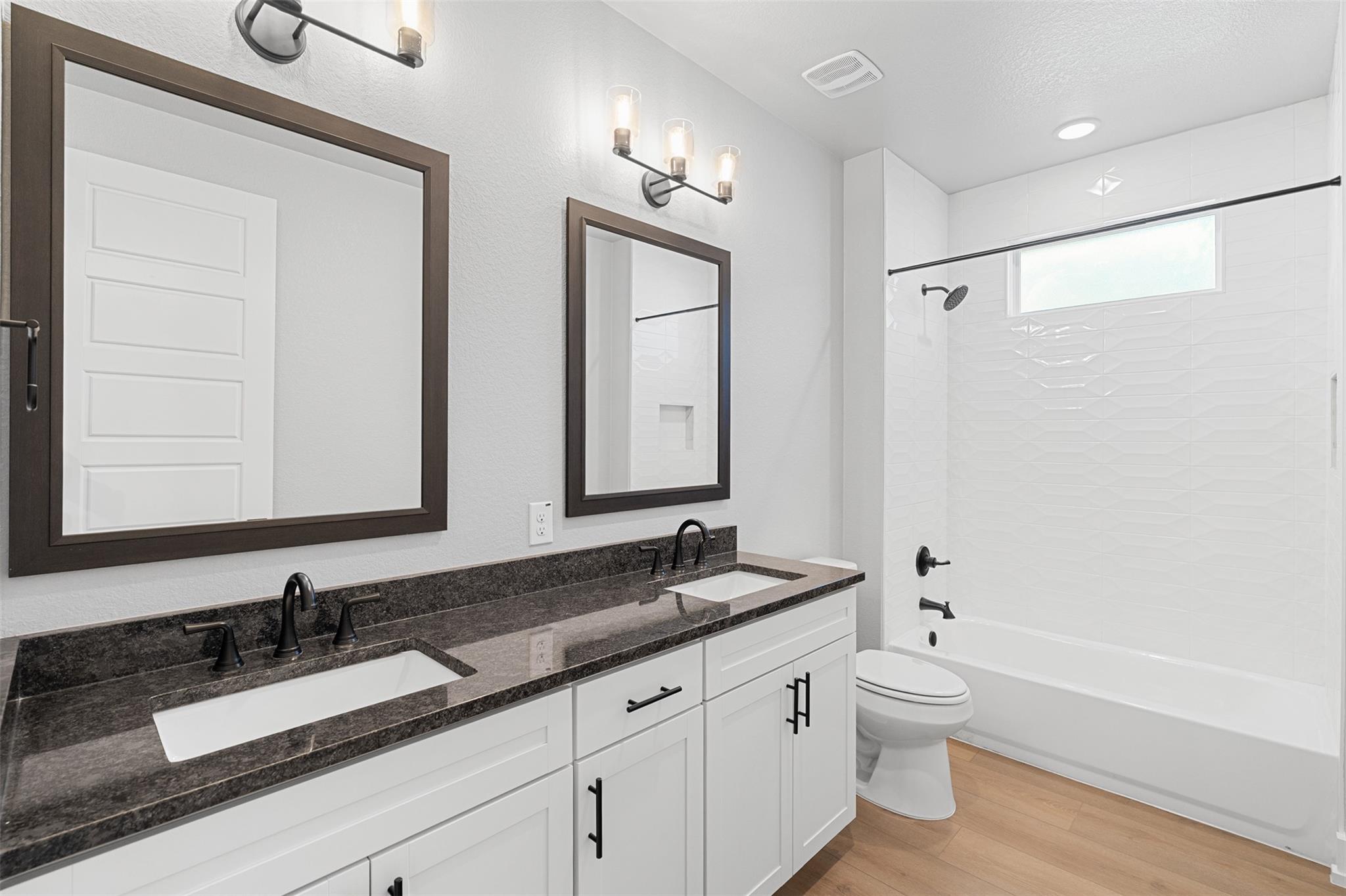 Image 22 of 40 For 914 High Plains Dr