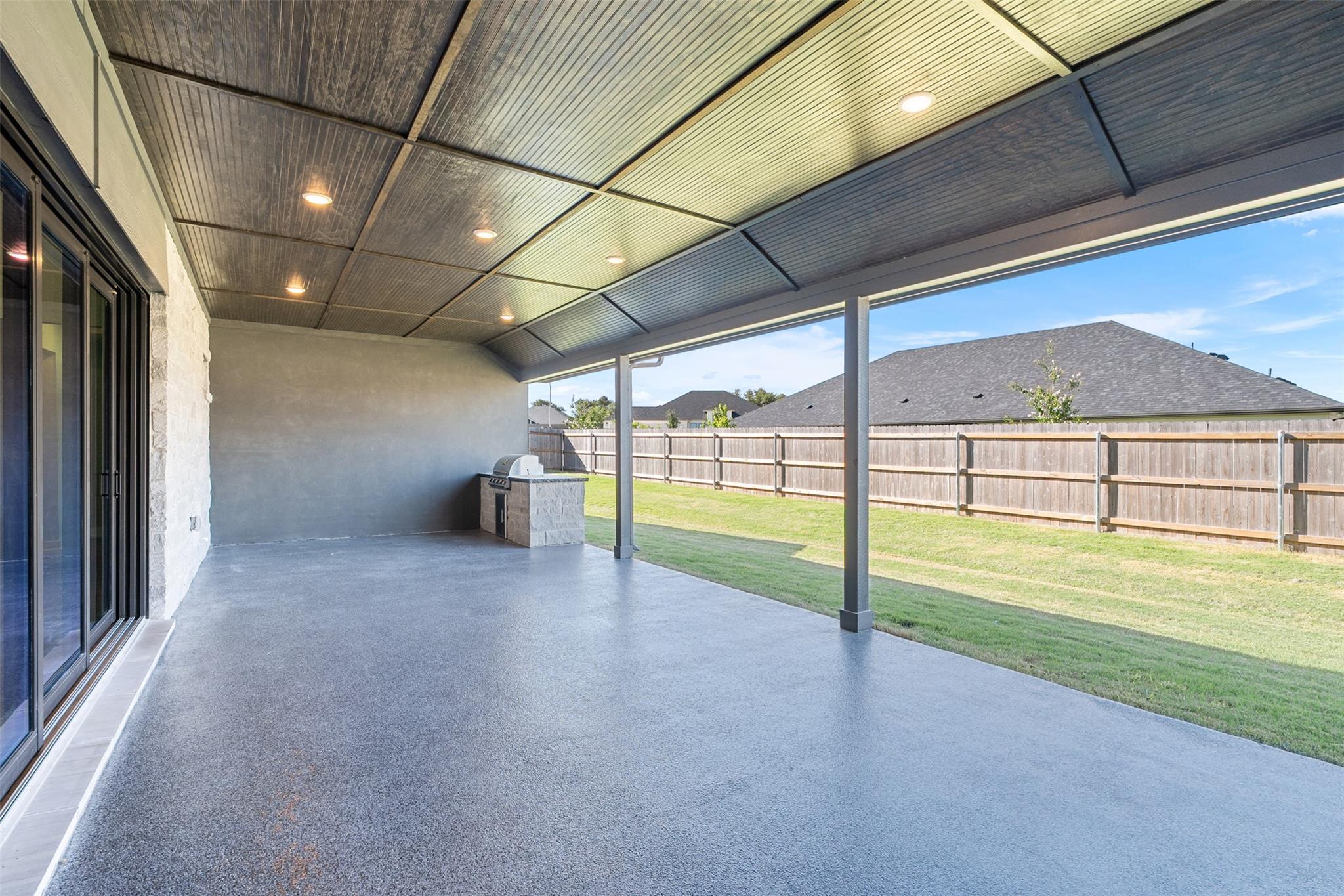 Image 31 of 40 For 914 High Plains Dr