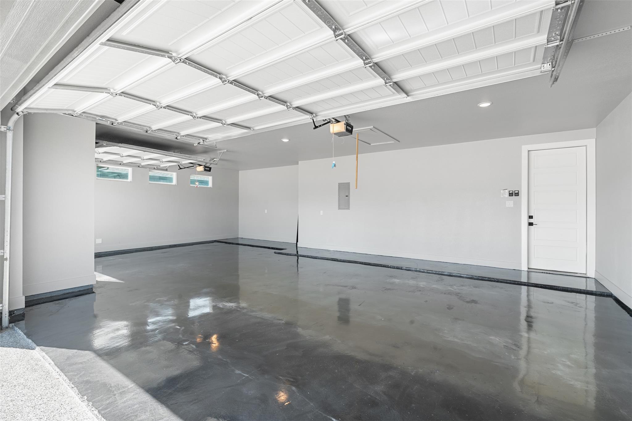 Image 34 of 40 For 914 High Plains Dr