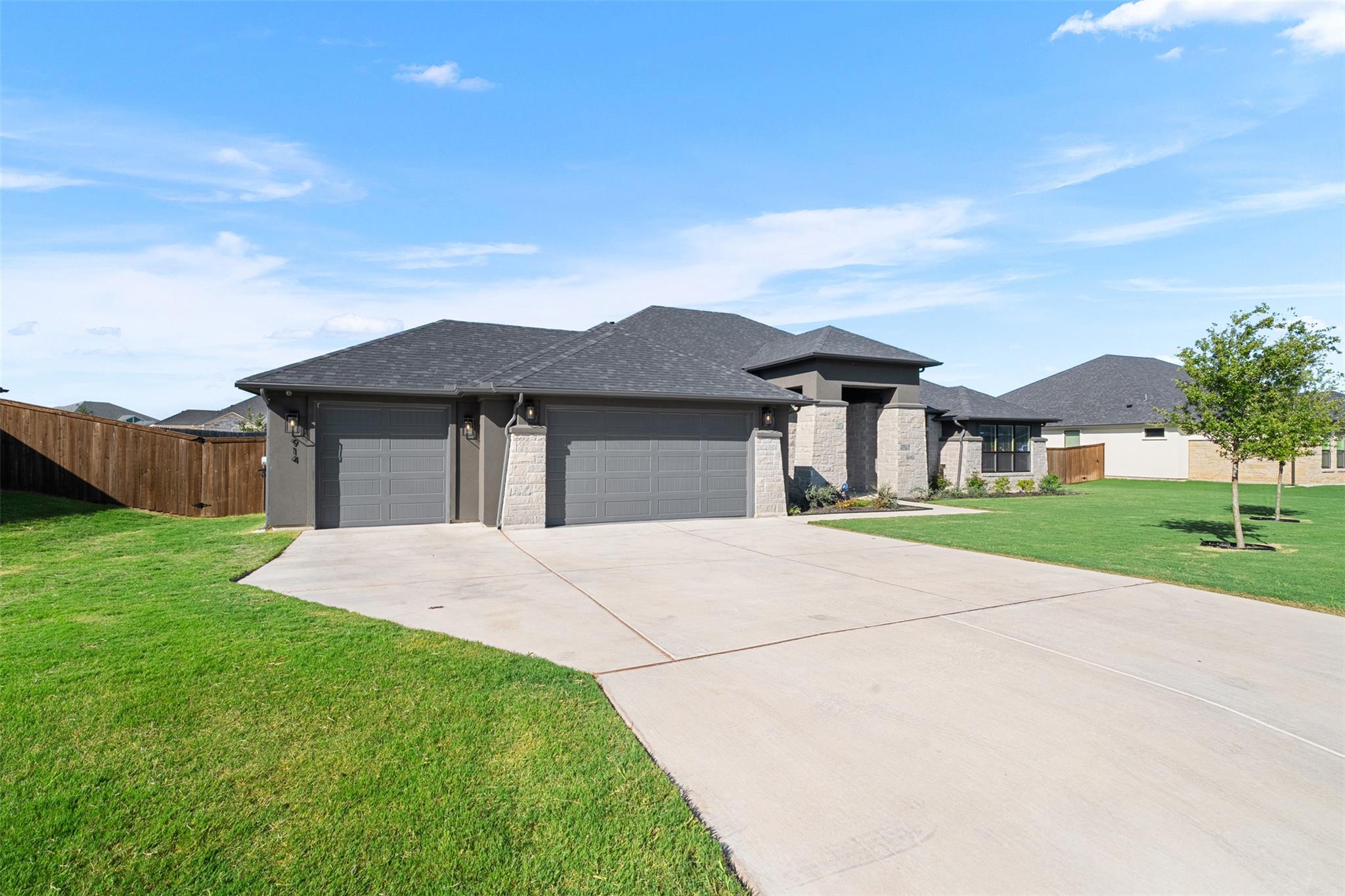 Image 35 of 40 For 914 High Plains Dr