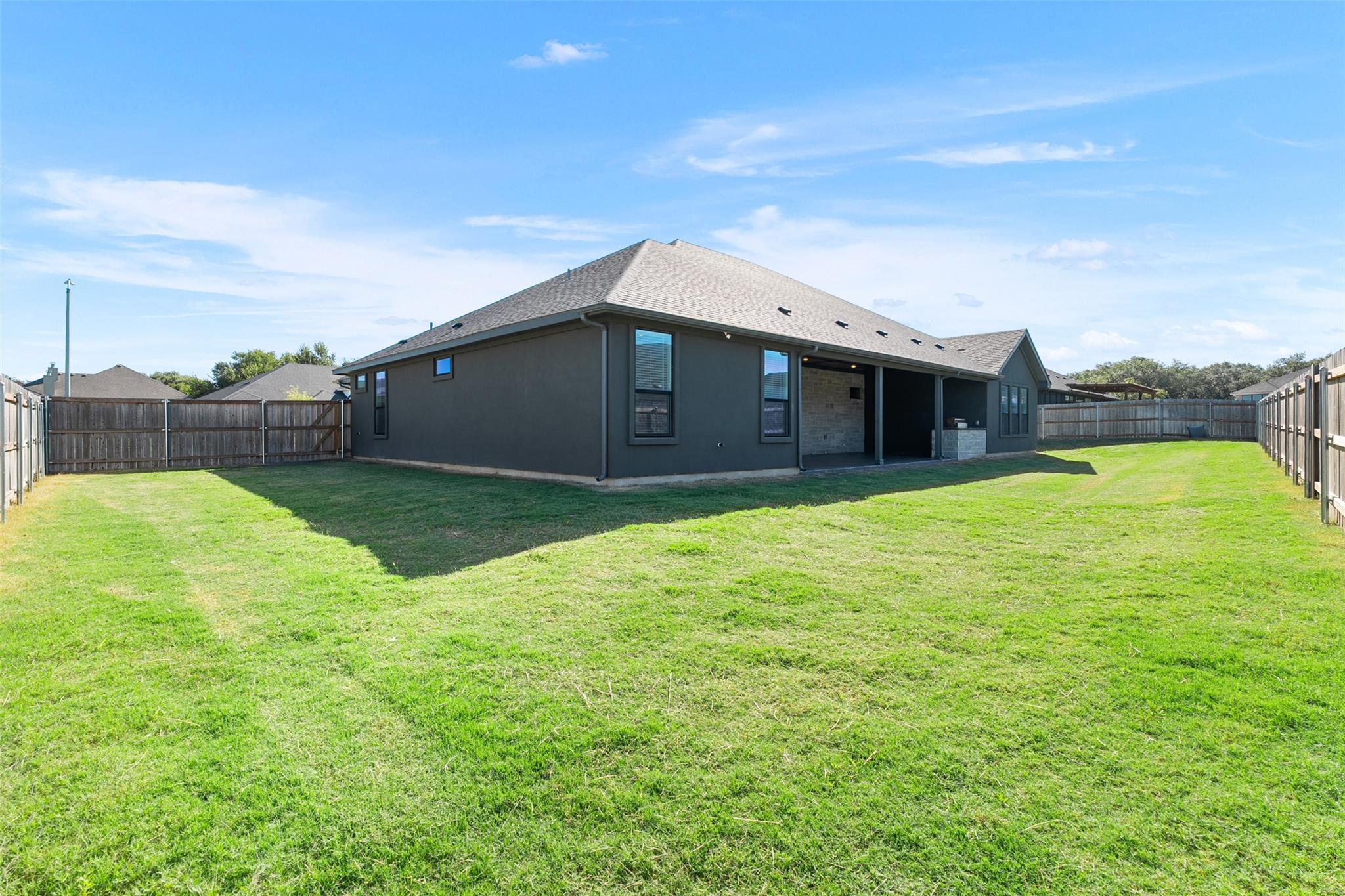 Image 36 of 40 For 914 High Plains Dr