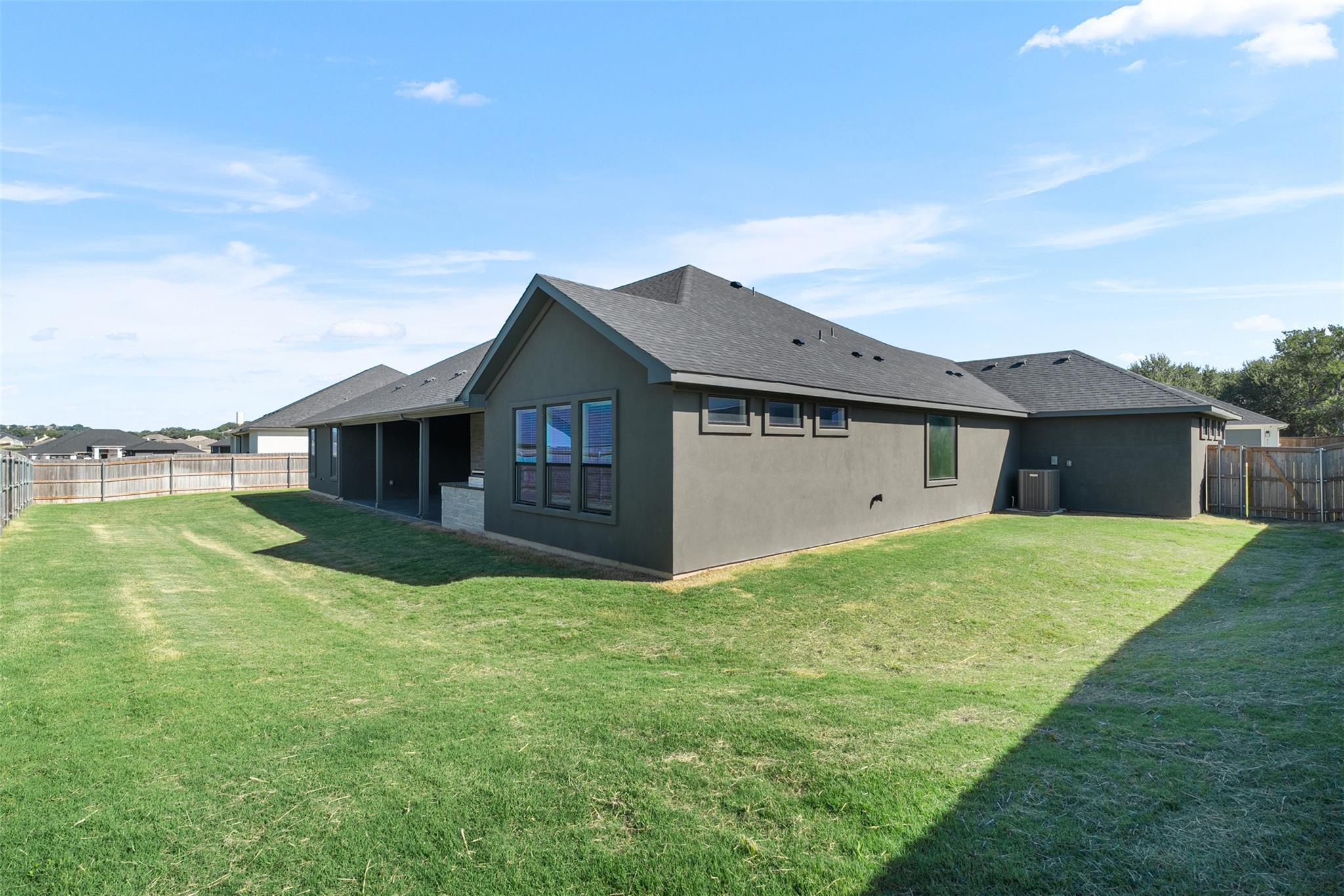 Image 37 of 40 For 914 High Plains Dr