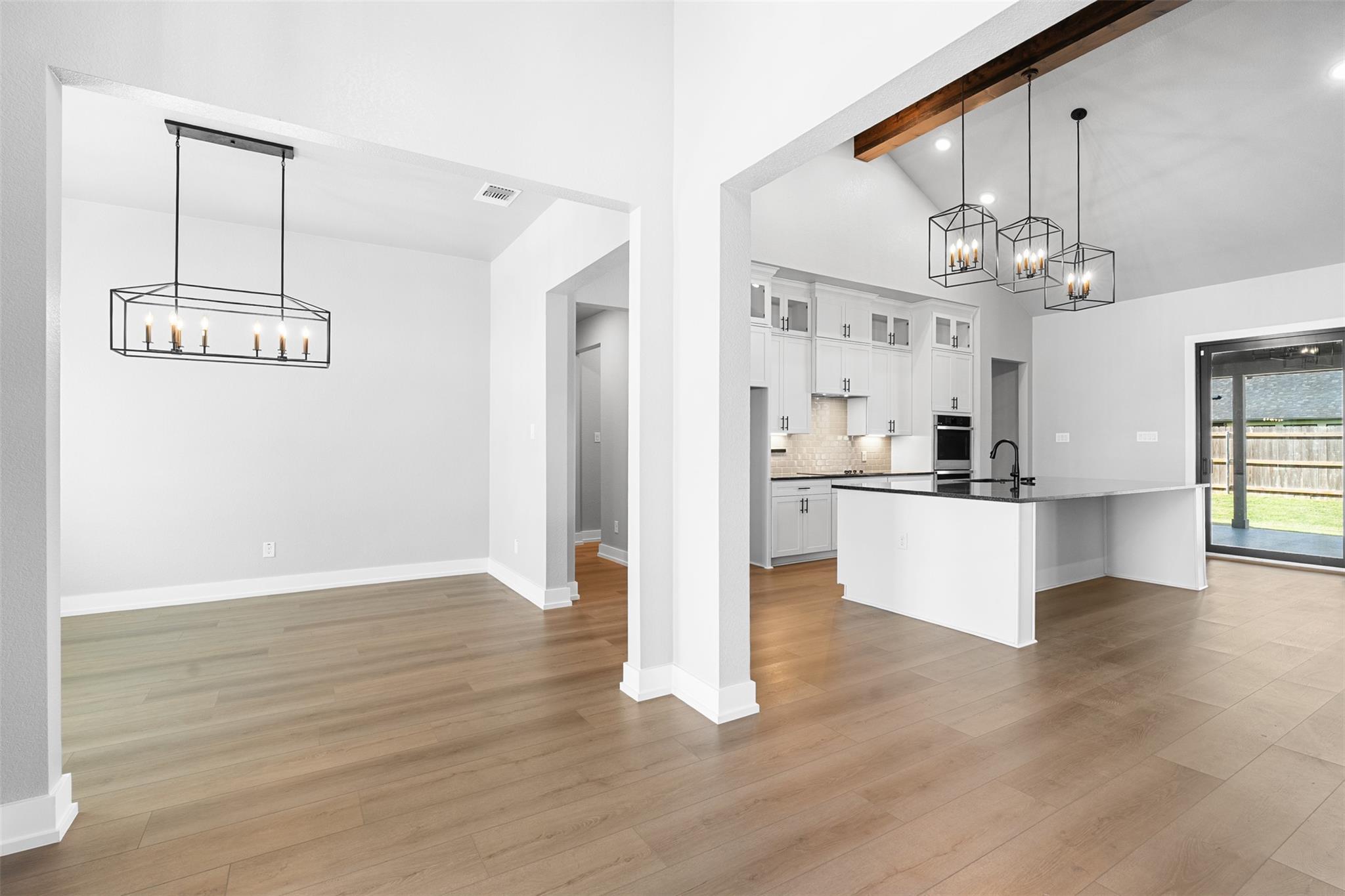 Image 6 of 40 For 914 High Plains Dr