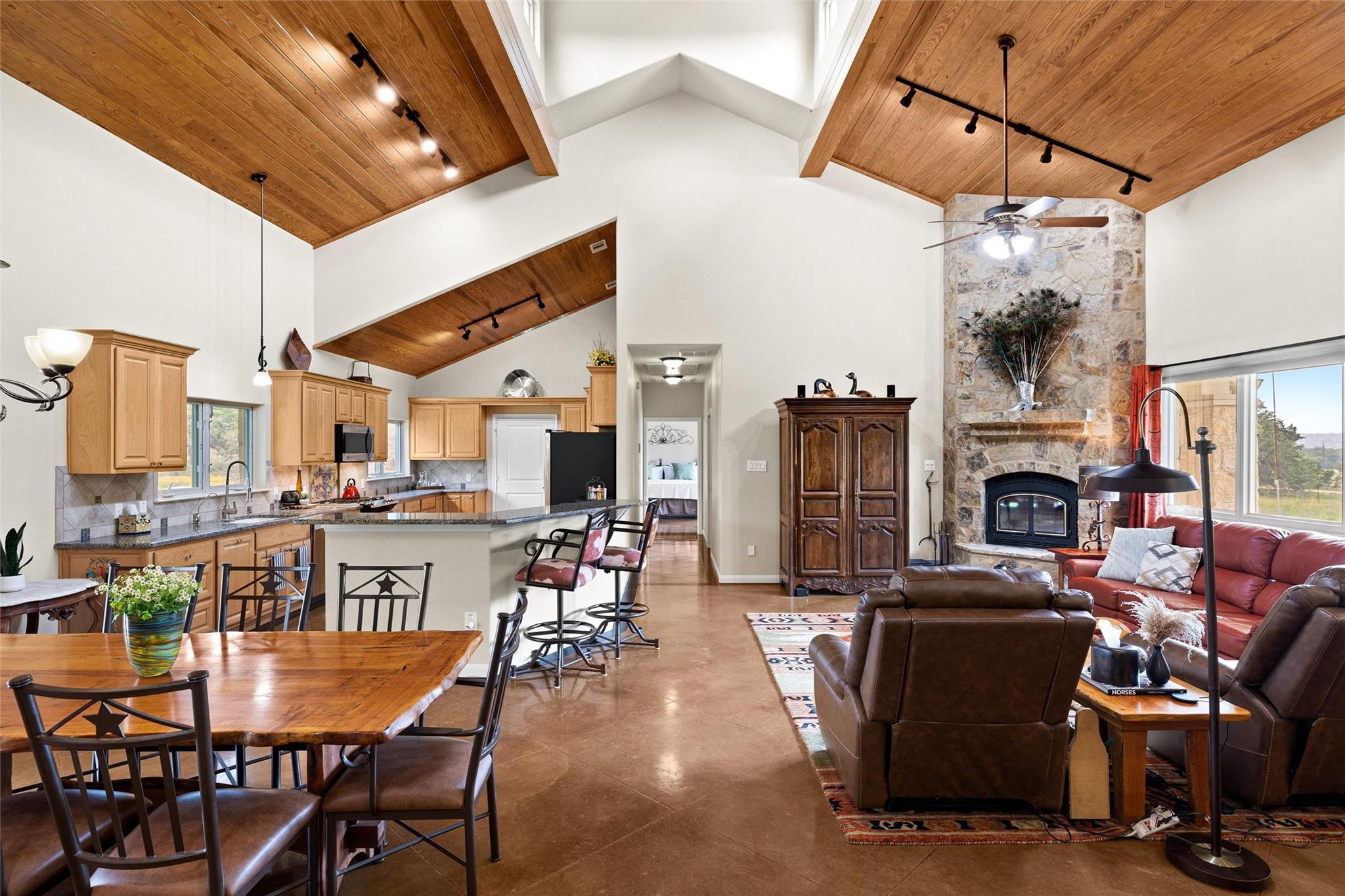 Image 10 of 40 For 426 Preiss Ranch Rd