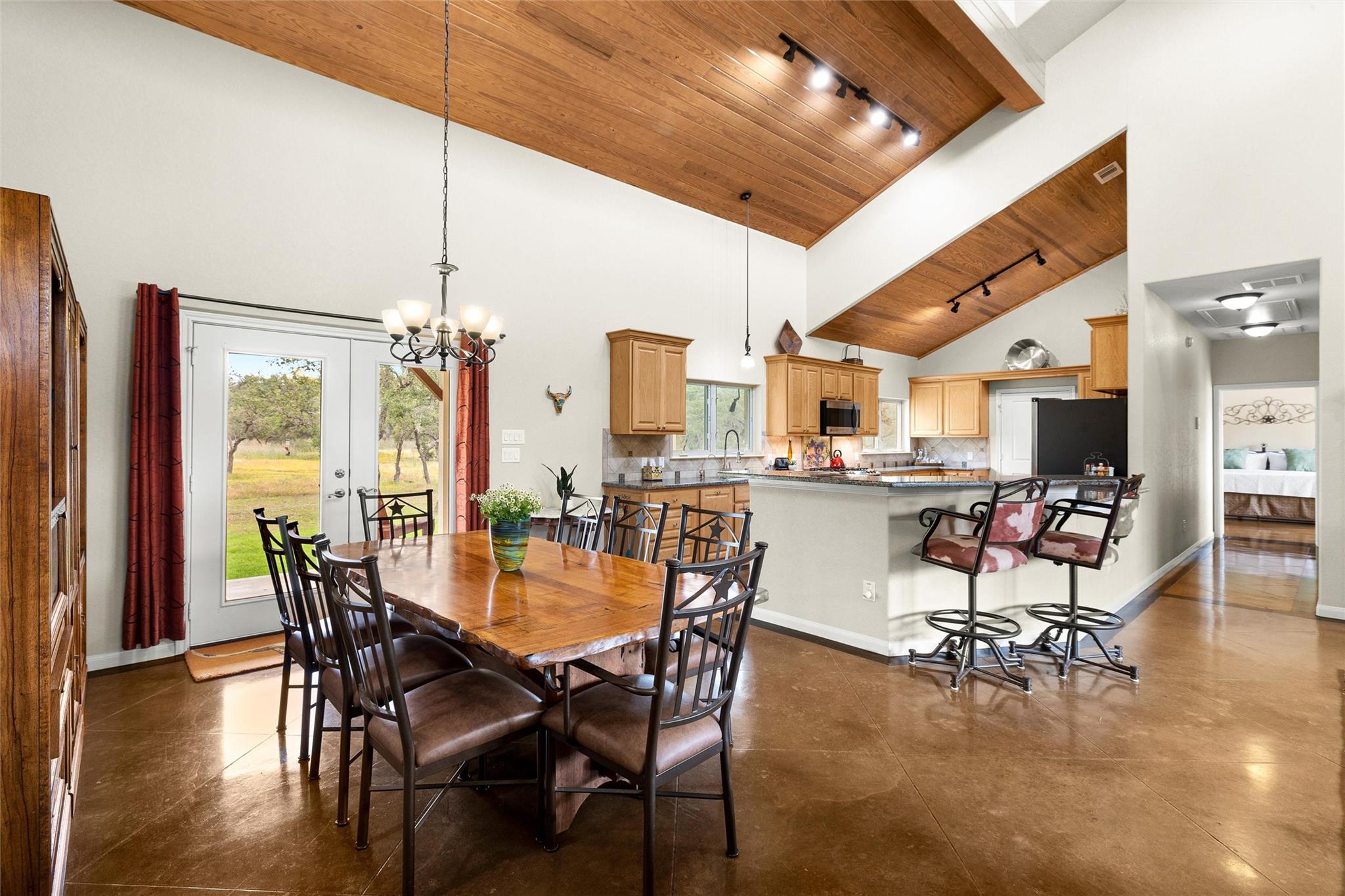 Image 11 of 40 For 426 Preiss Ranch Rd