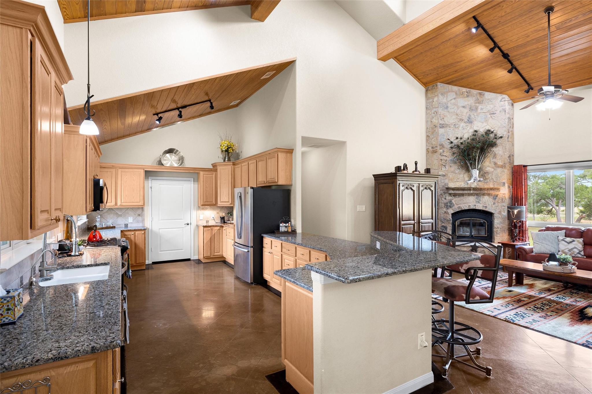 Image 14 of 40 For 426 Preiss Ranch Rd