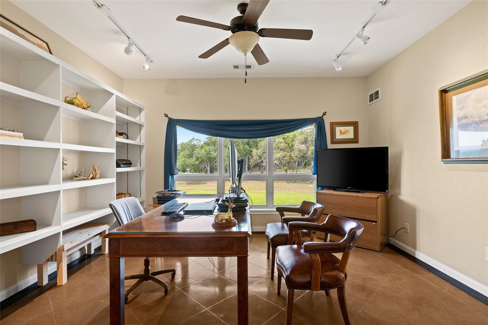 Image 25 of 40 For 426 Preiss Ranch Rd