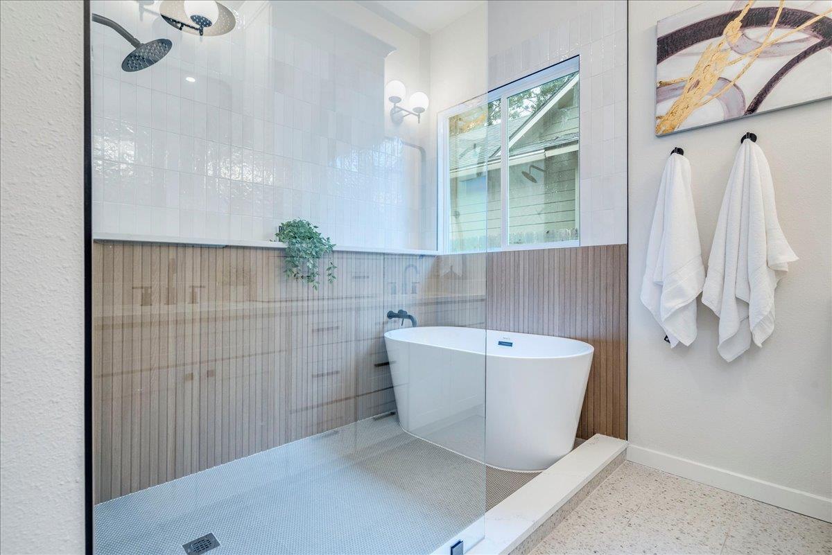 Image 3 of 40 For 8308 Foxhound Trl