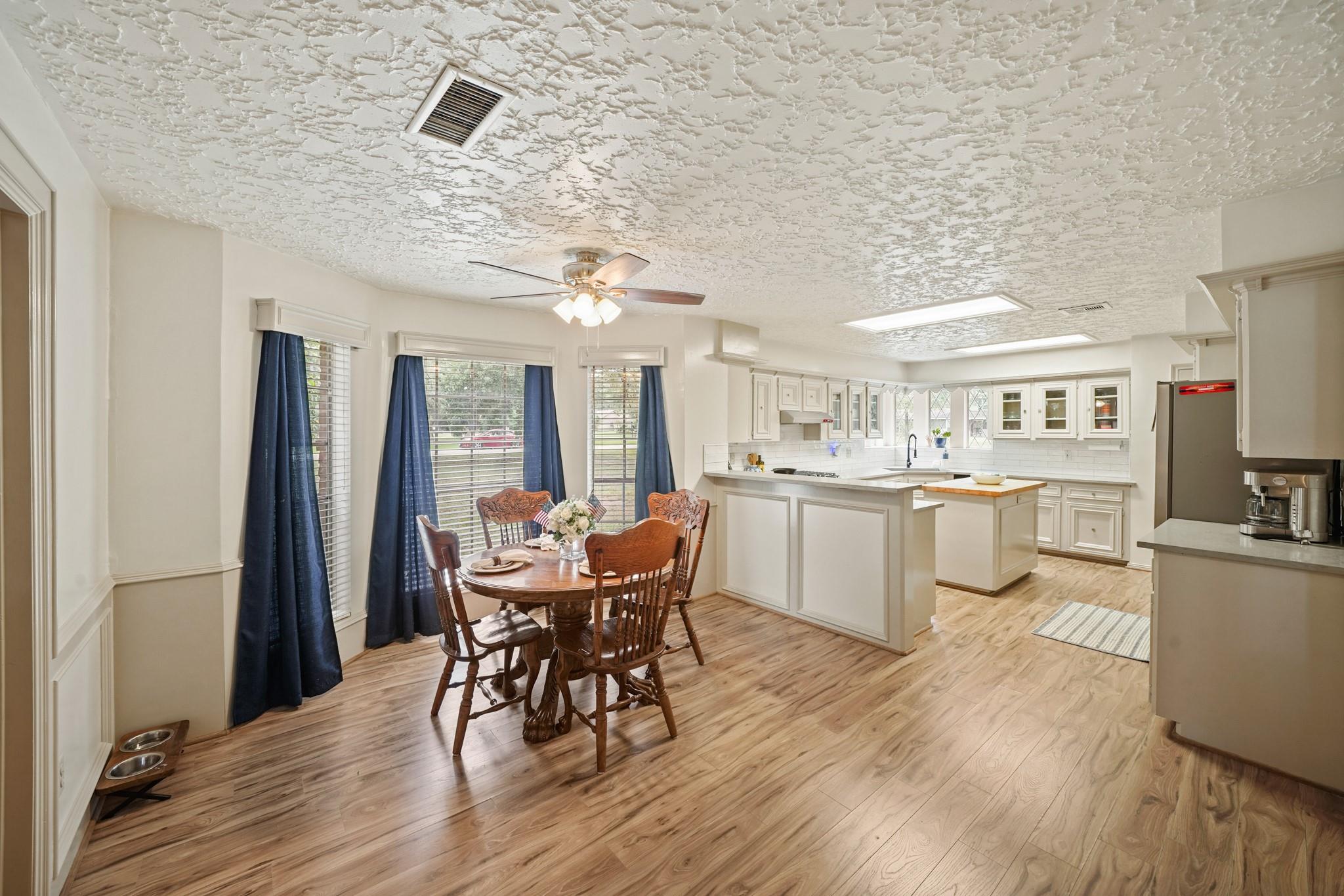 Image 14 of 38 For 13218 Blossomheath Rd