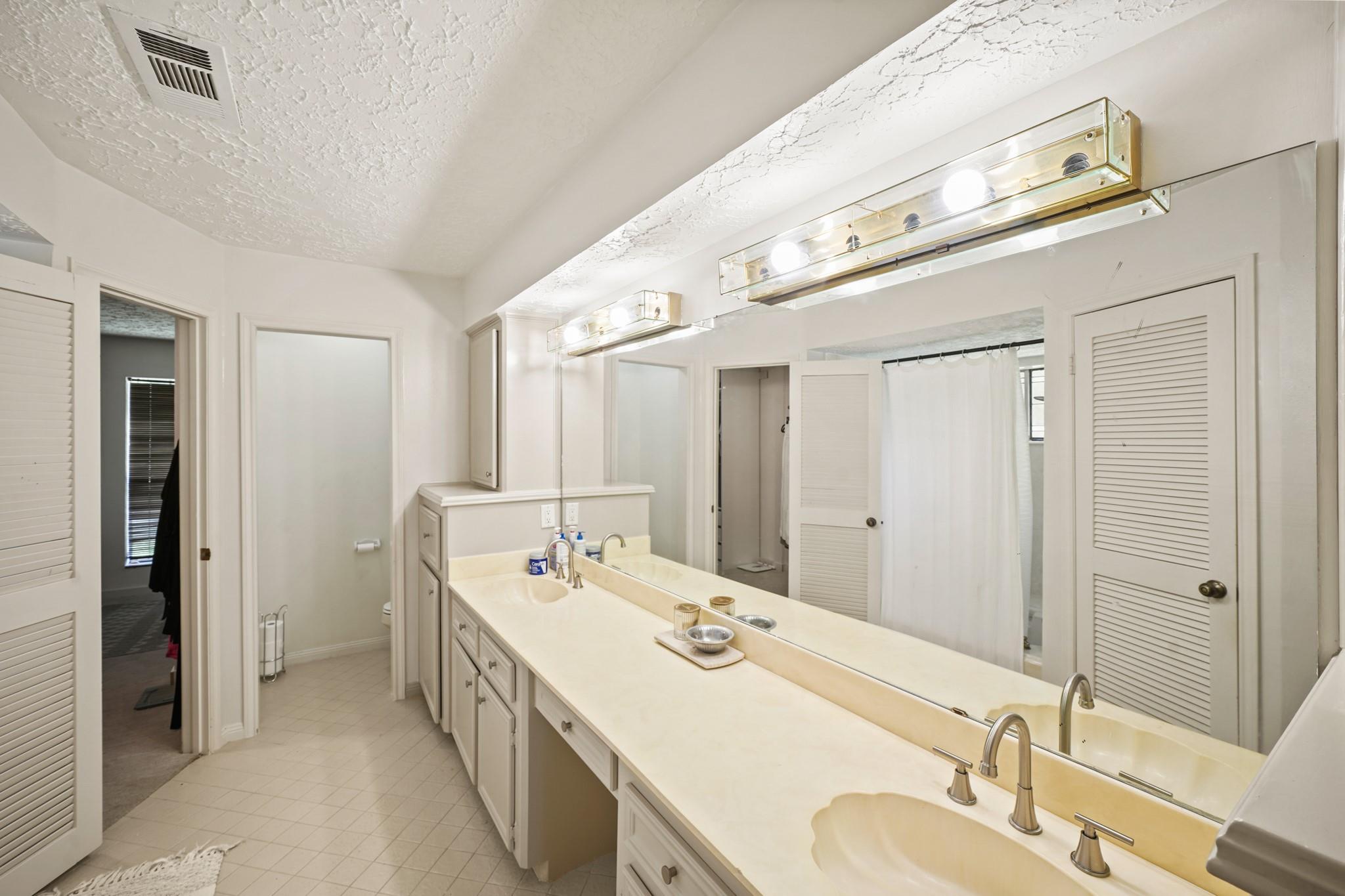 Image 21 of 38 For 13218 Blossomheath Rd