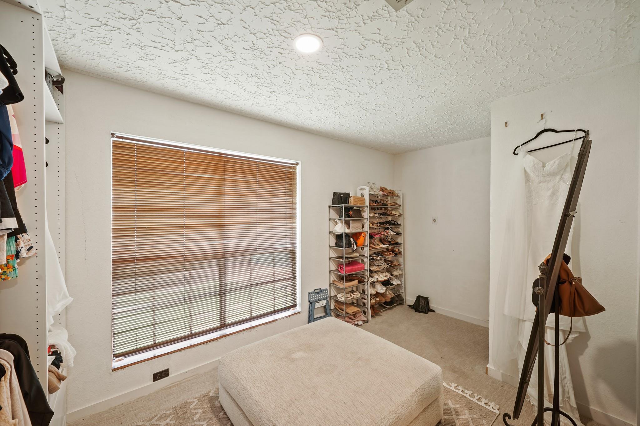 Image 22 of 38 For 13218 Blossomheath Rd