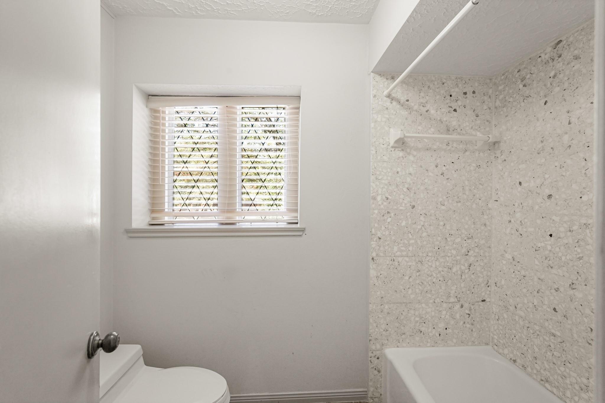 Image 27 of 38 For 13218 Blossomheath Rd