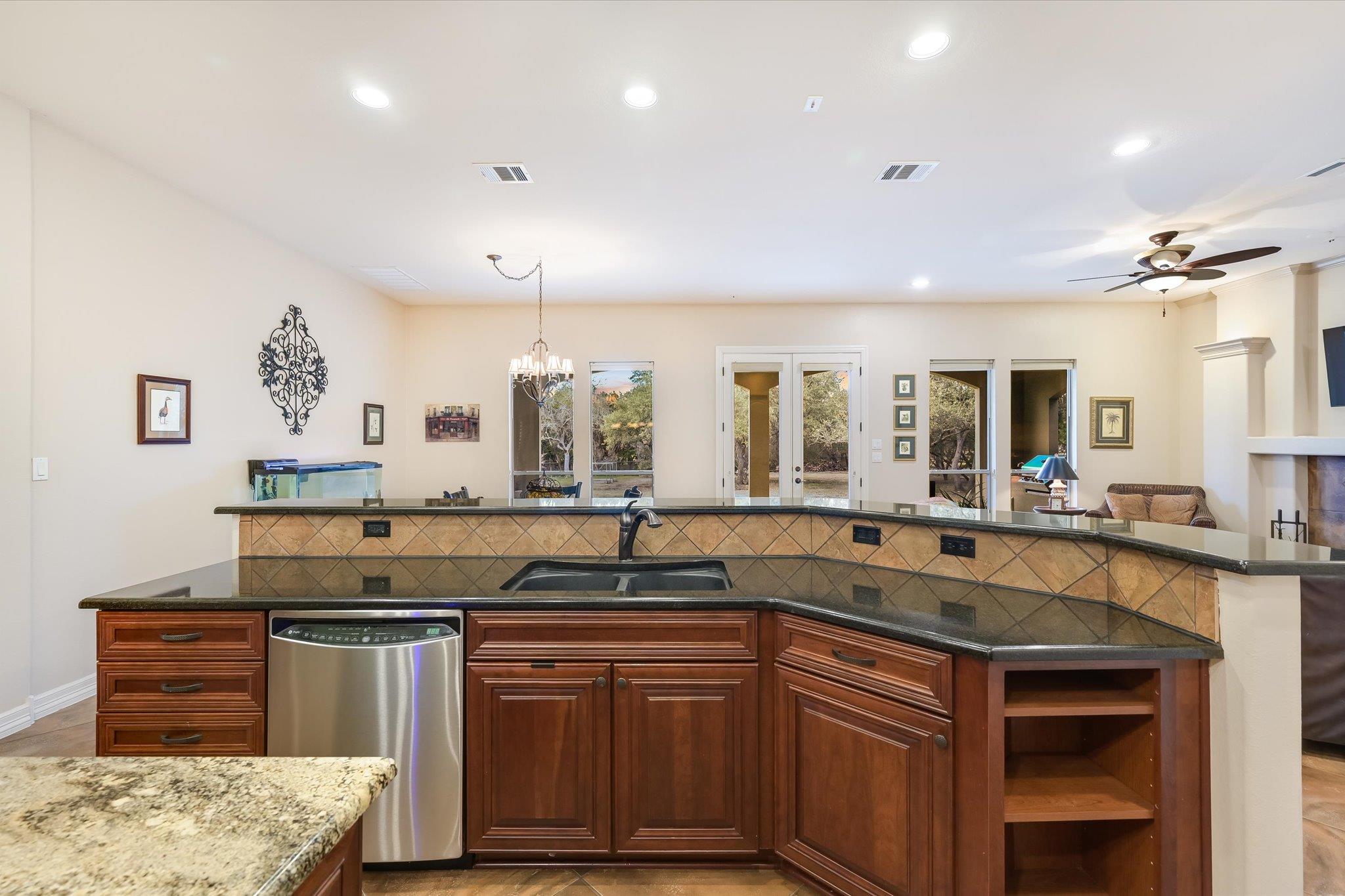 Image 16 of 39 For 2609 Camel Trl