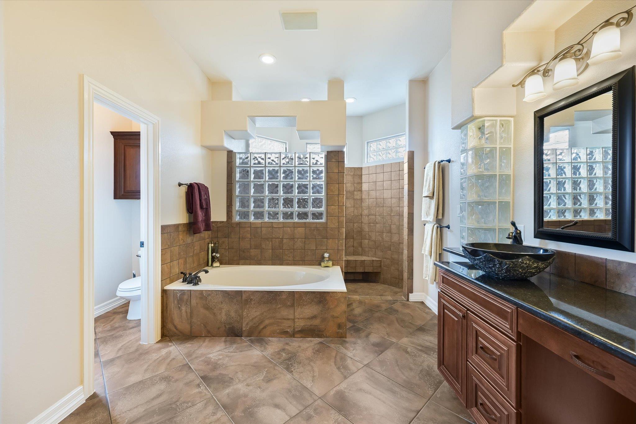 Image 25 of 39 For 2609 Camel Trl