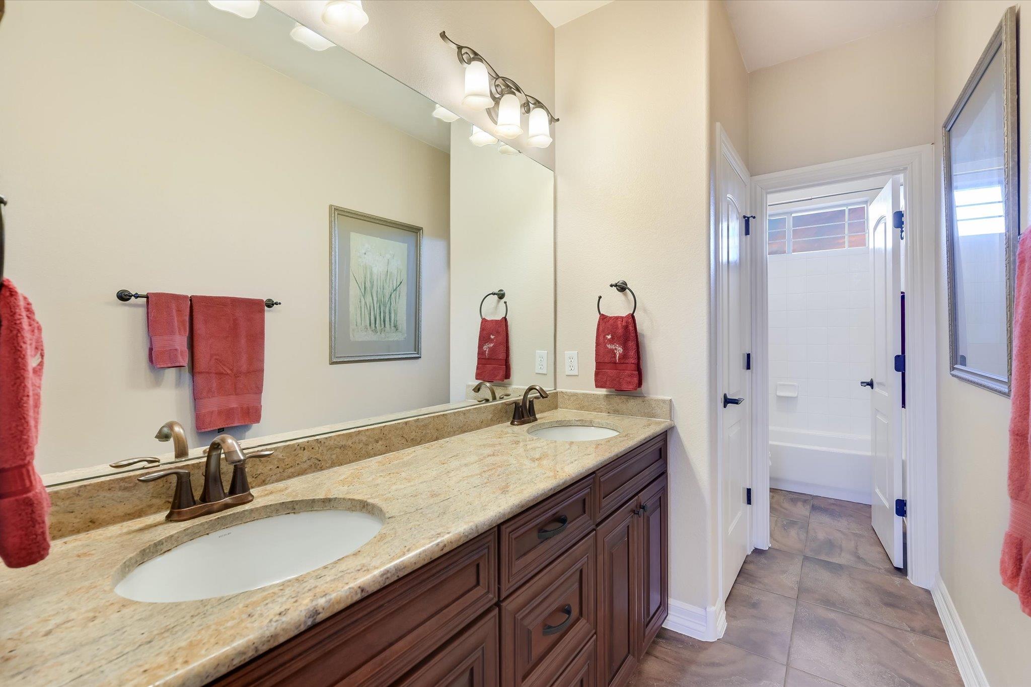 Image 29 of 39 For 2609 Camel Trl