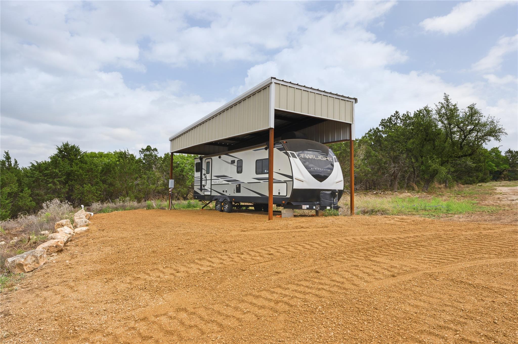 Image 25 of 40 For 722 Wildwood Ln