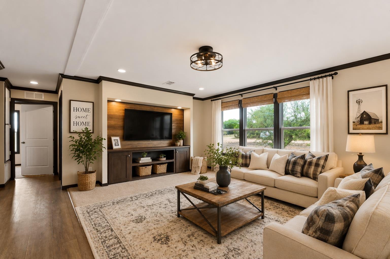 Image 6 of 40 For 722 Wildwood Ln