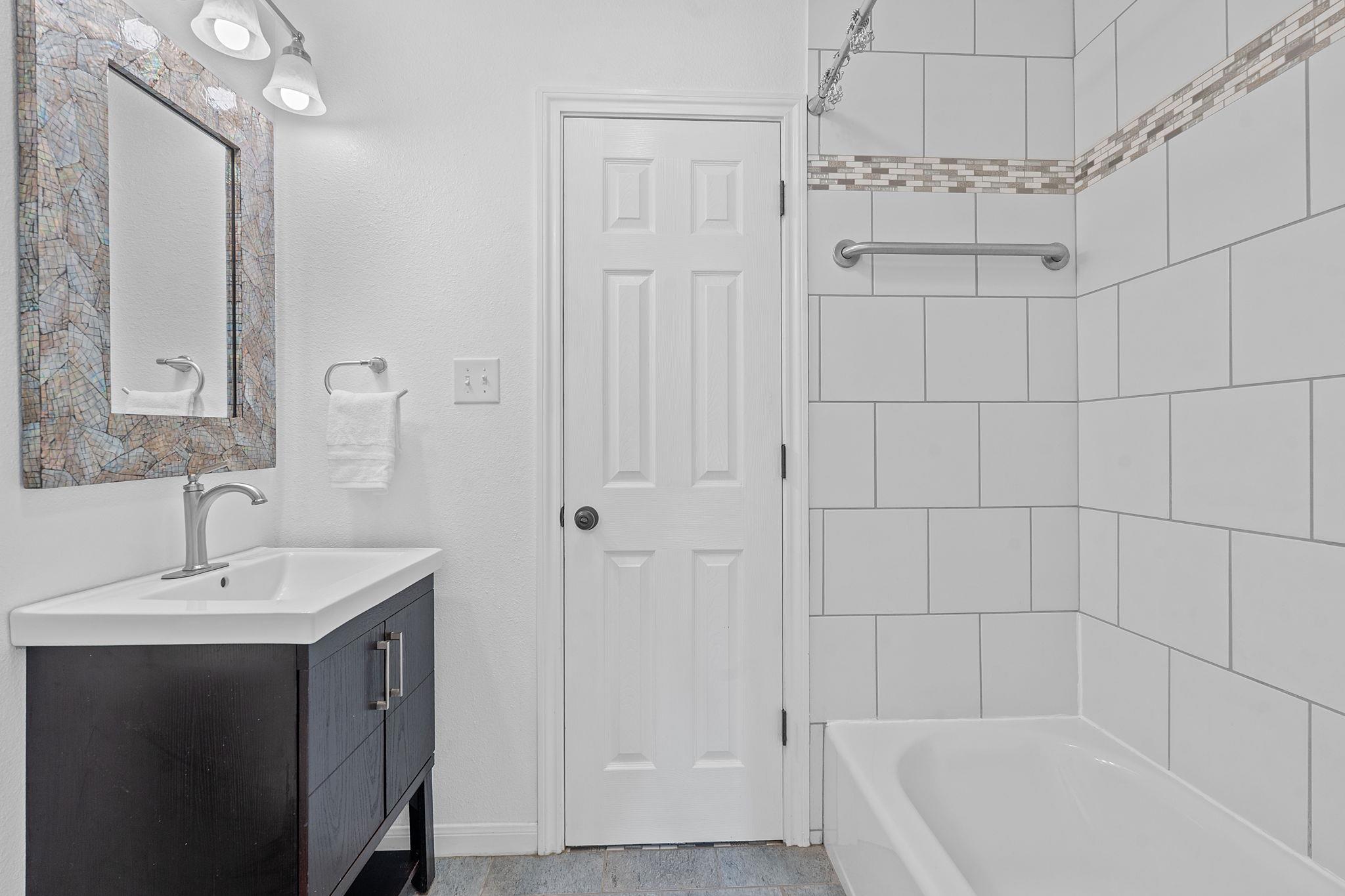 Image 19 of 38 For 12216 Hanging Valley Dr