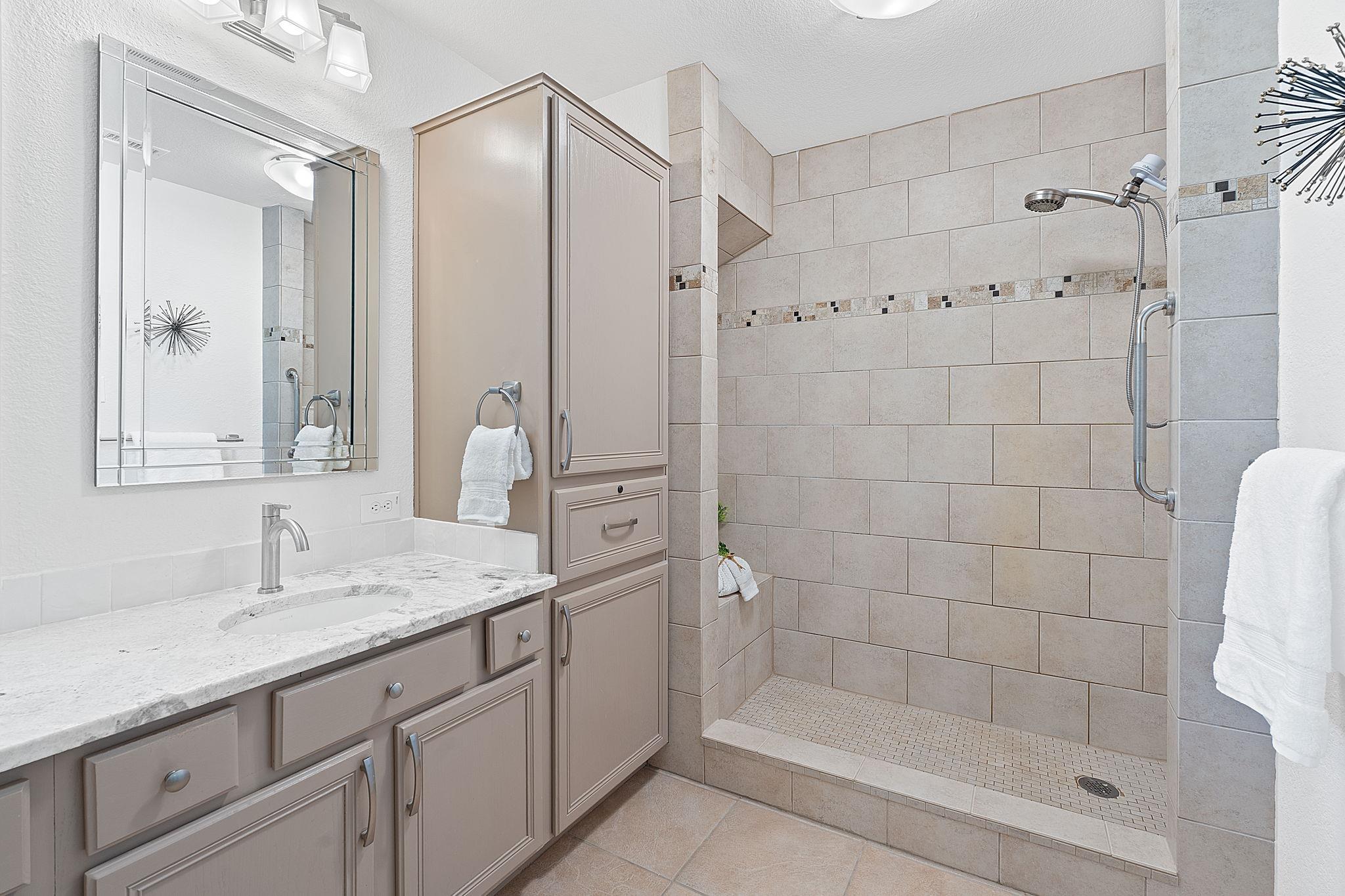 Image 26 of 38 For 12216 Hanging Valley Dr