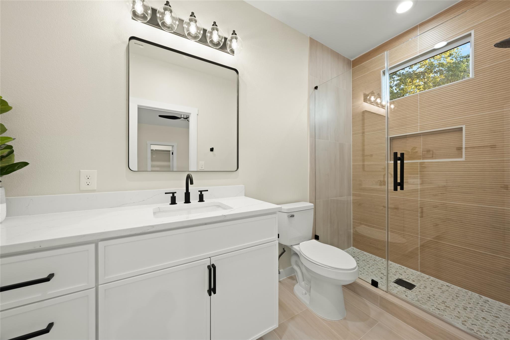 Image 31 of 34 For 901 Redd St 2