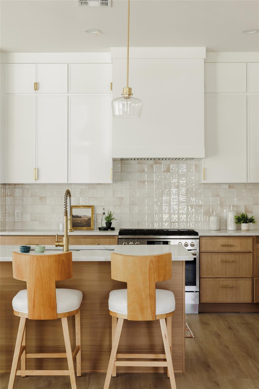 Image 9 of 34 For 901 Redd St 2