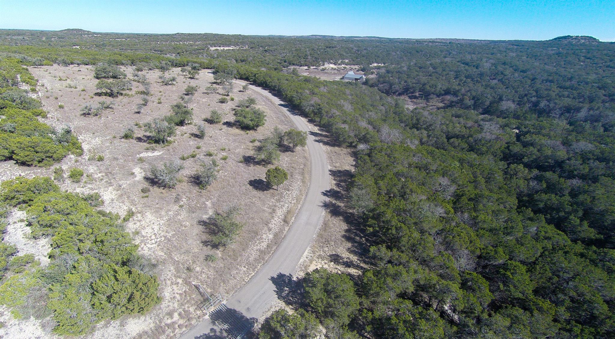 Image 6 of 40 For 3777 Middle Creek Rd