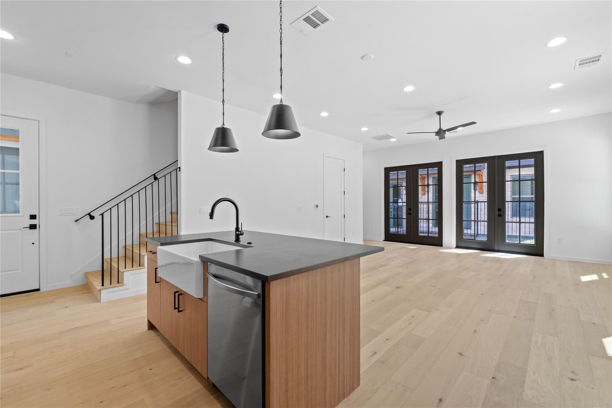 Image 4 of 18 For 3500 Pecan Springs Rd.  16