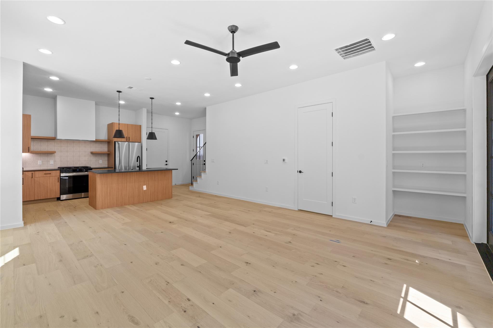 Image 5 of 18 For 3500 Pecan Springs Rd.  16