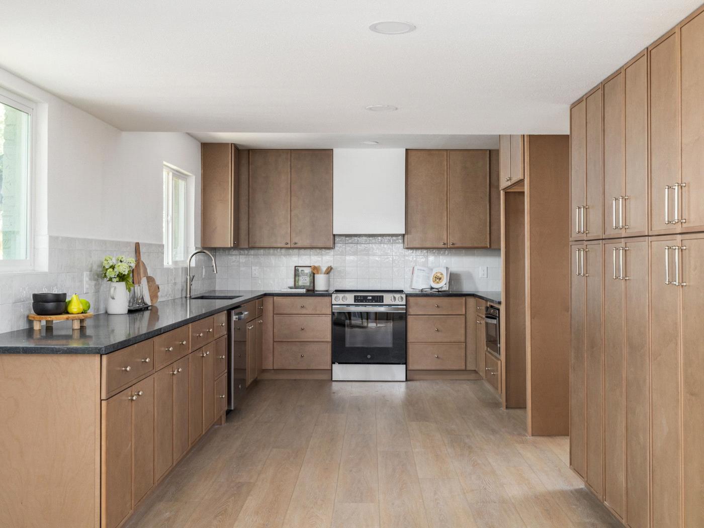 Image 15 of 30 For 2503 Castledale Dr